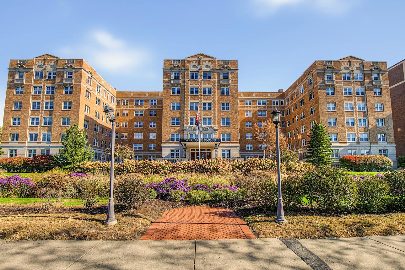 View of (CC) High Rise (4+ Levels) at 2615 Park Avenue, Minneapolis - Mike Wilen | Minnesota Team Real Estate