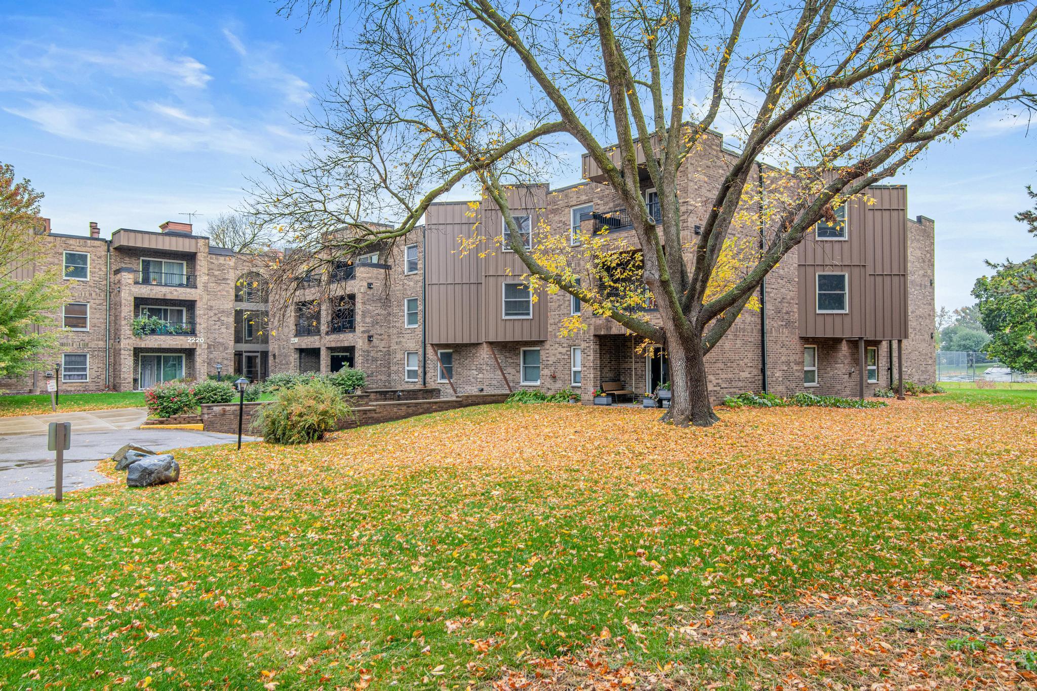 View of Residential at 2230 Midland Grove Road #305, Roseville MN 55113, Roseville (24 of 27) - Mike Wilen | Minnesota Team Real Estate