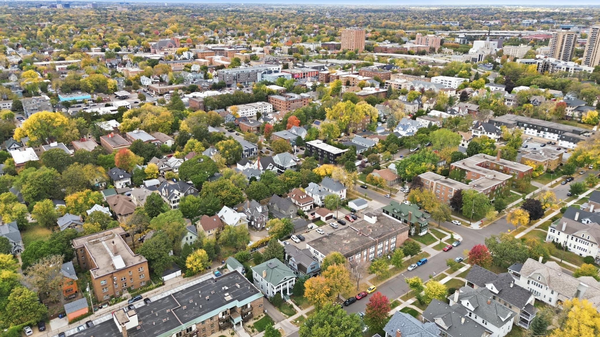 View of Residential at 2220 Pleasant Avenue, Minneapolis MN 55404, Minneapolis (41 of 42) - Mike Wilen | Minnesota Team Real Estate