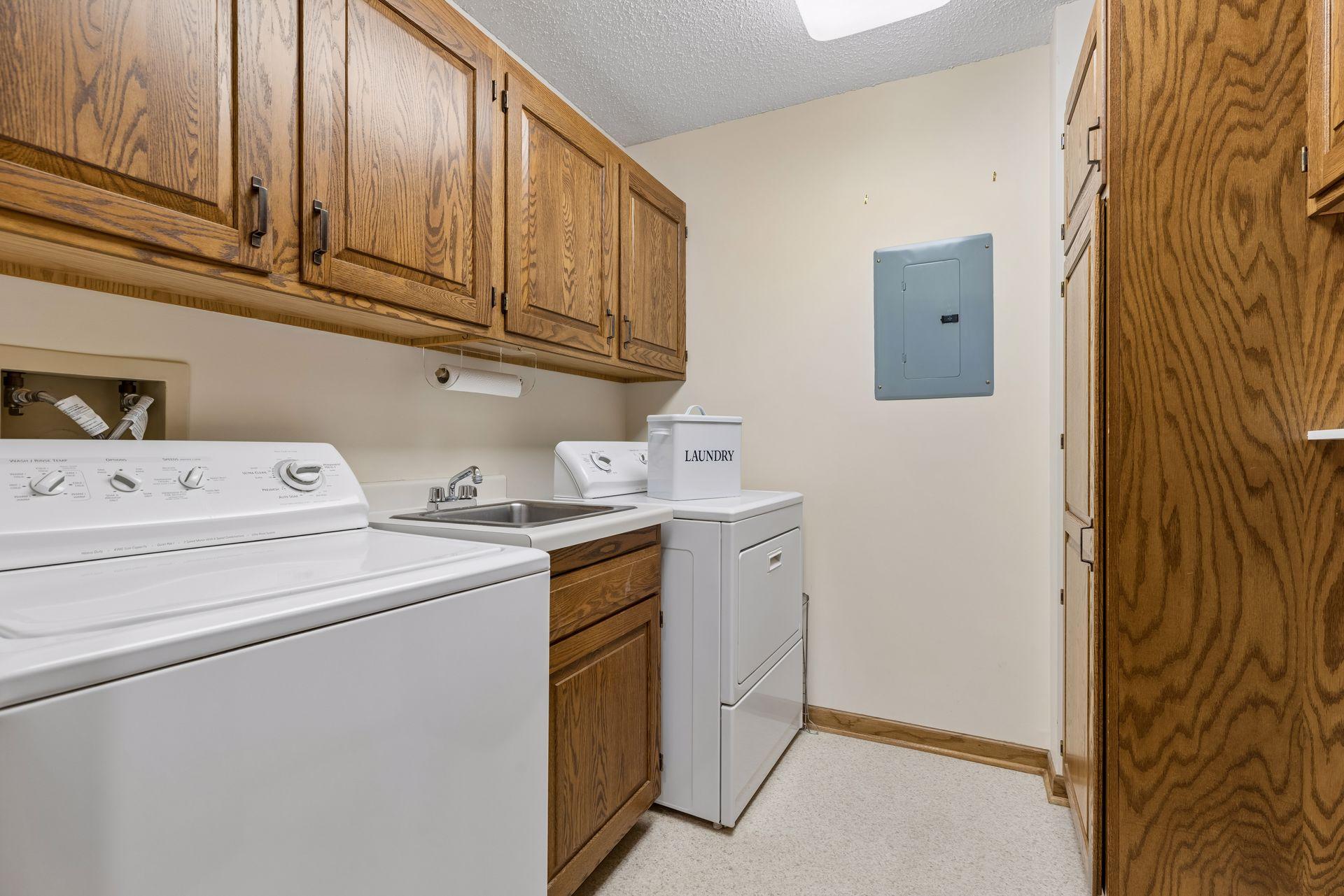 View of Residential at 1201 Yale Place #408, Minneapolis MN 55403, Minneapolis (32 of 104) - Mike Wilen | Minnesota Team Real Estate