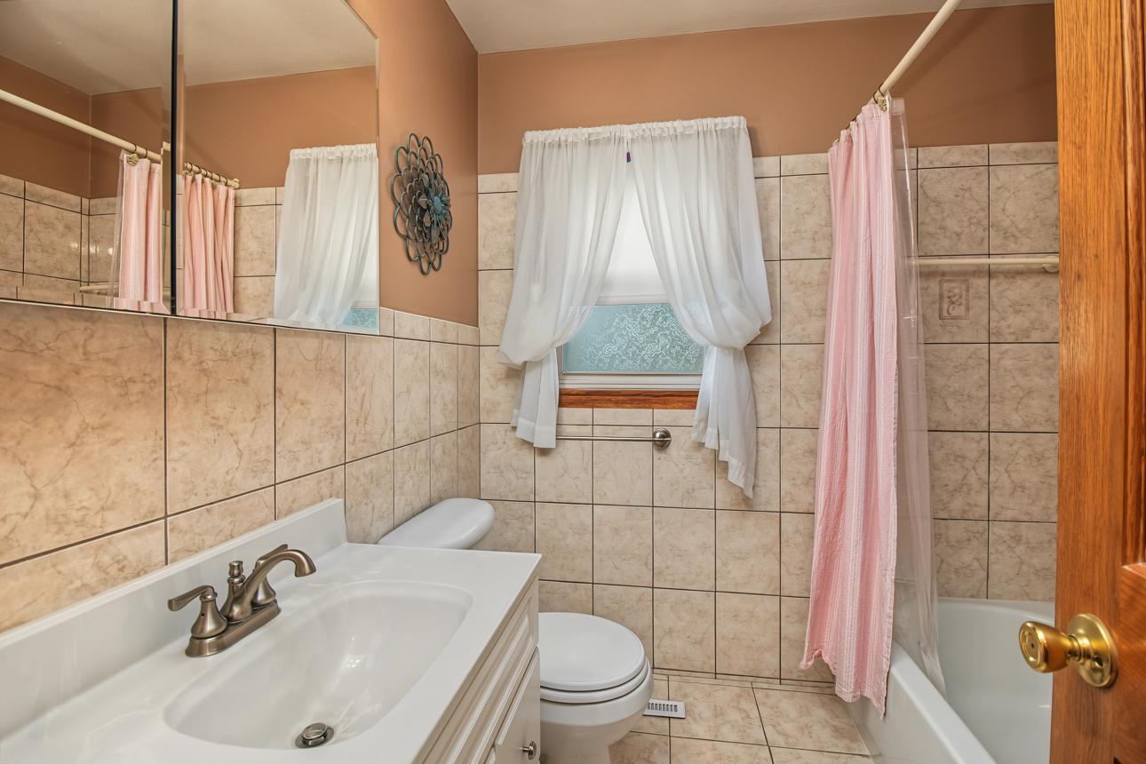 View of Residential at 556 Turin Avenue, South Saint Paul MN 55075, South Saint Paul (14 of 38) - Mike Wilen | Minnesota Team Real Estate