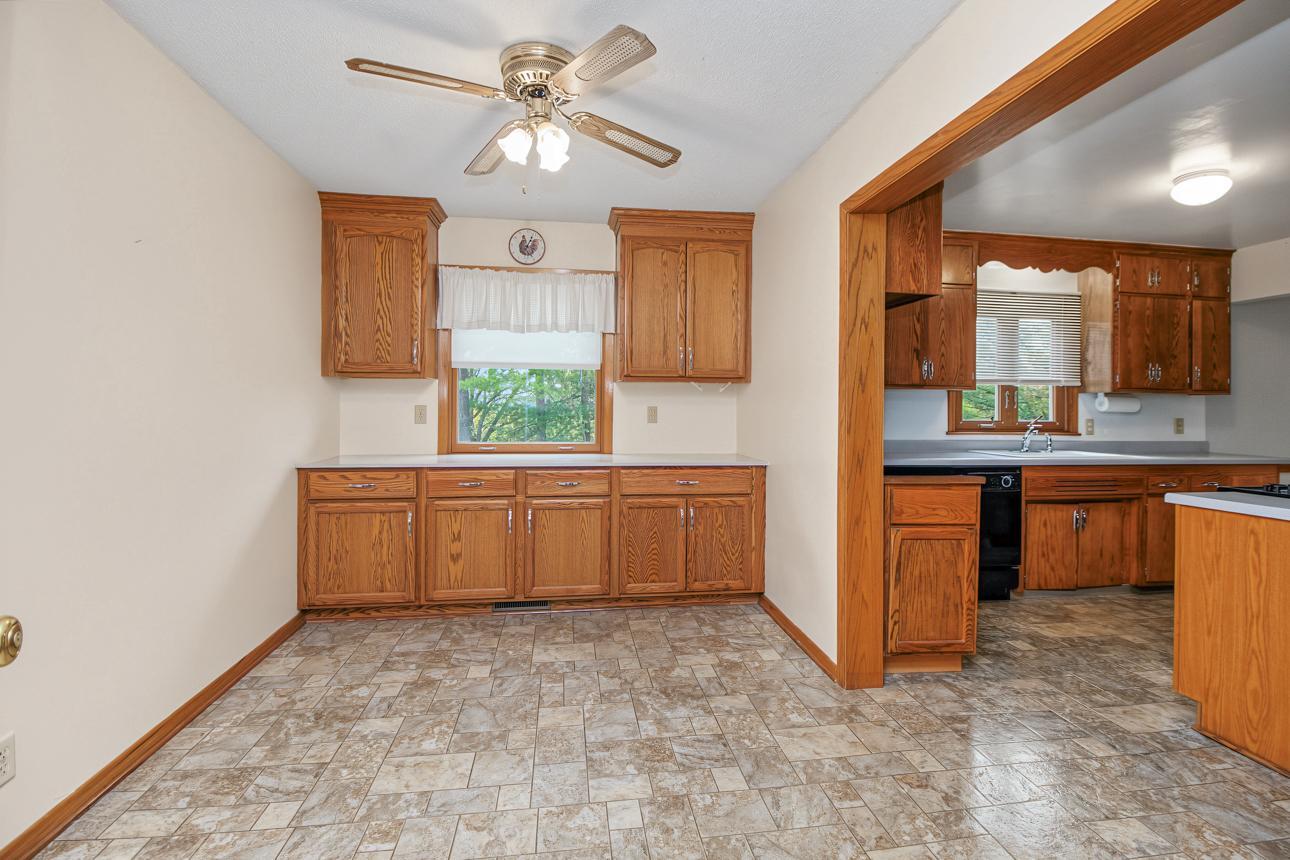 View of Residential at 556 Turin Avenue, South Saint Paul MN 55075, South Saint Paul (12 of 38) - Mike Wilen | Minnesota Team Real Estate