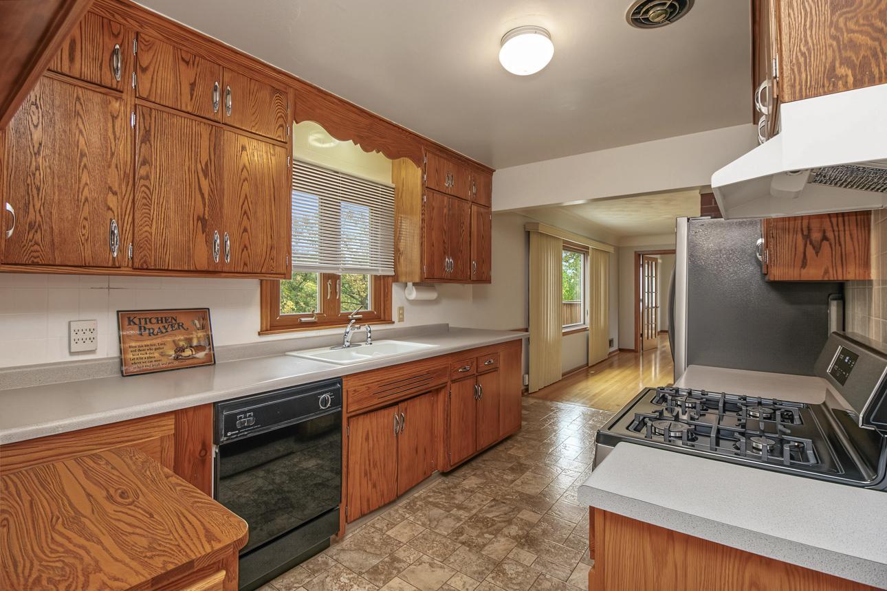 View of Residential at 556 Turin Avenue, South Saint Paul MN 55075, South Saint Paul (9 of 38) - Mike Wilen | Minnesota Team Real Estate