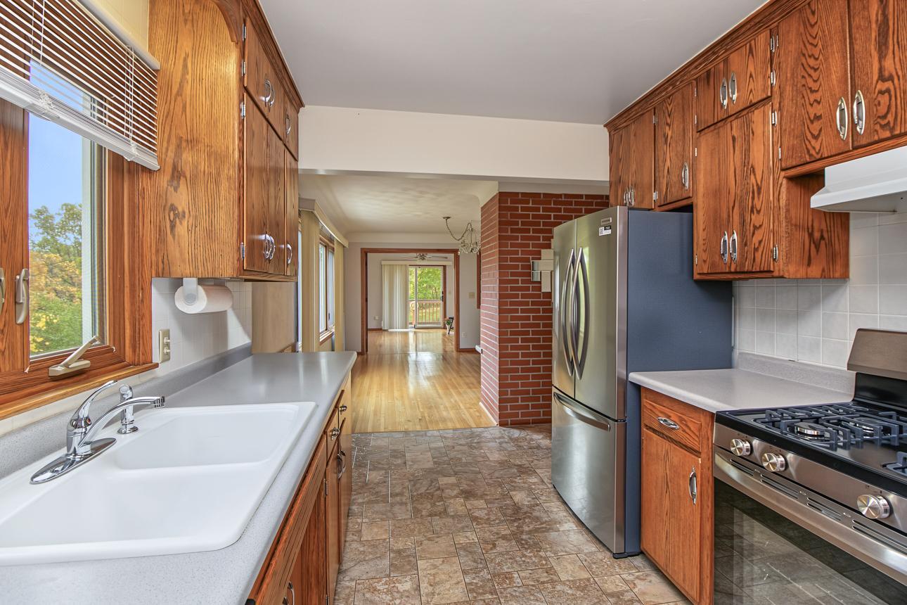 View of Residential at 556 Turin Avenue, South Saint Paul MN 55075, South Saint Paul (8 of 38) - Mike Wilen | Minnesota Team Real Estate
