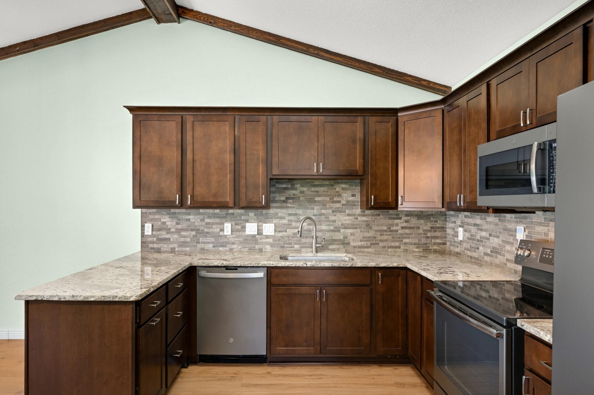 View of Residential at 6710 Buckingham Bay, Woodbury MN 55125, Woodbury (6 of 23) - Mike Wilen | Minnesota Team Real Estate