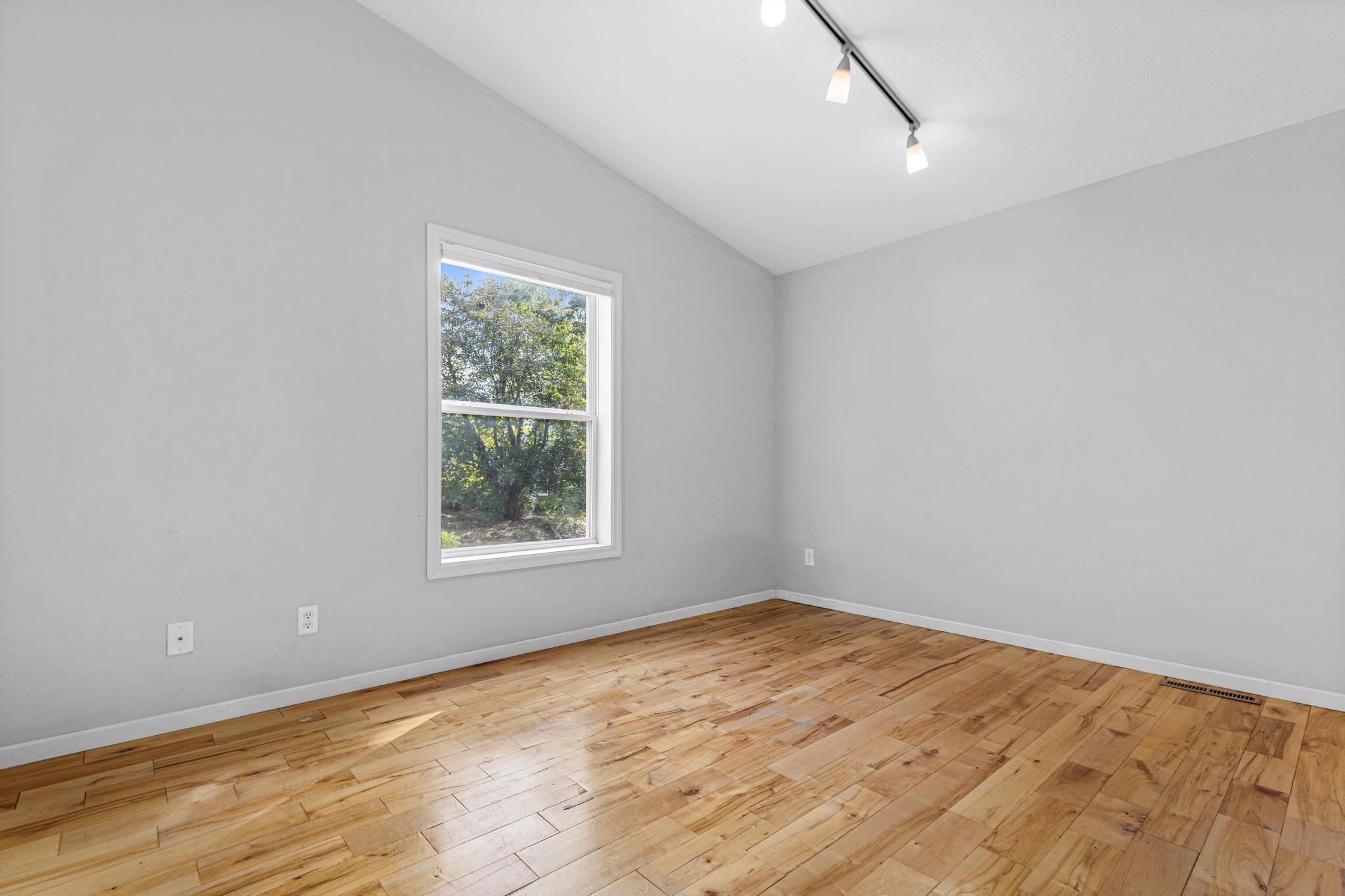 View of Residential Income at 857 23rd Avenue, Minneapolis MN 55414, Minneapolis (23 of 31) - Mike Wilen | Minnesota Team Real Estate
