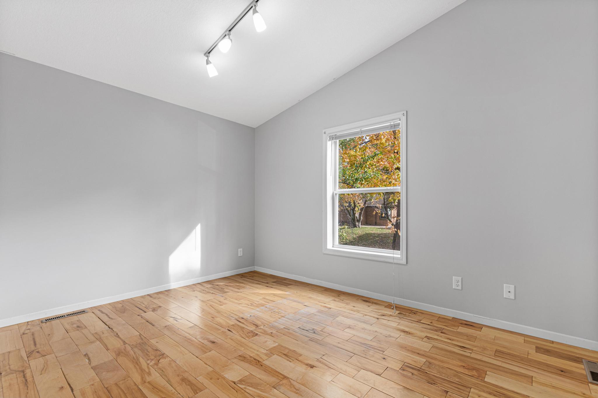 View of Residential Income at 857 23rd Avenue, Minneapolis MN 55414, Minneapolis (15 of 31) - Mike Wilen | Minnesota Team Real Estate
