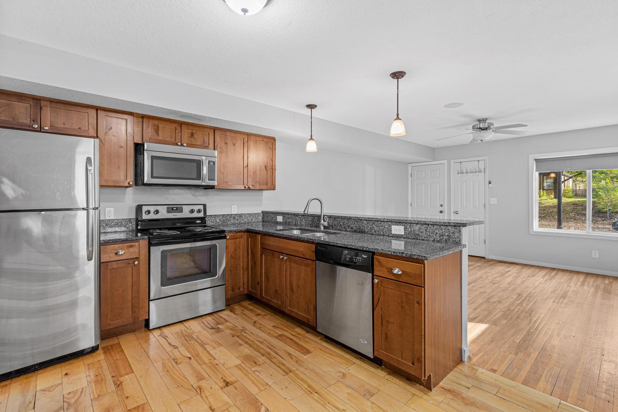 View of Residential Income at 857 23rd Avenue, Minneapolis MN 55414, Minneapolis (8 of 31) - Mike Wilen | Minnesota Team Real Estate