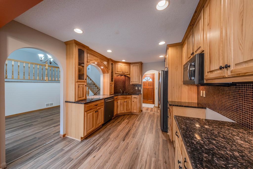 View of Residential at 1568 Lakewood Drive, Maplewood MN 55119, Maplewood (42 of 54) - Mike Wilen | Minnesota Team Real Estate