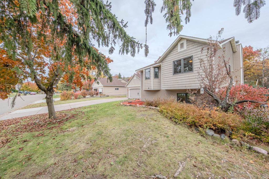 View of Residential at 1568 Lakewood Drive, Maplewood MN 55119, Maplewood (19 of 54) - Mike Wilen | Minnesota Team Real Estate