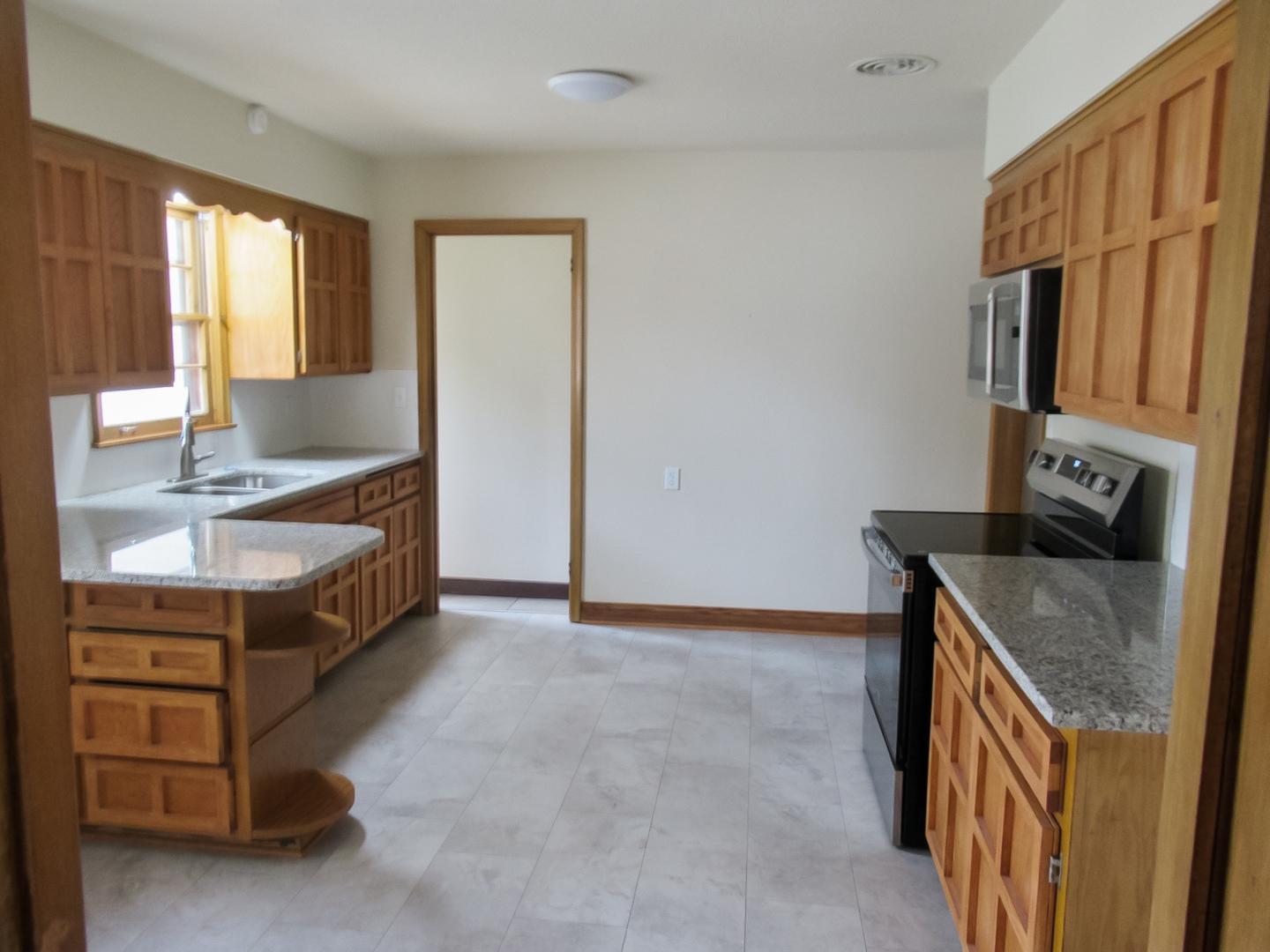 View of Residential at 2513 Saint Anthony Boulevard, Saint Anthony MN 55418, Saint Anthony (4 of 15) - Mike Wilen | Minnesota Team Real Estate