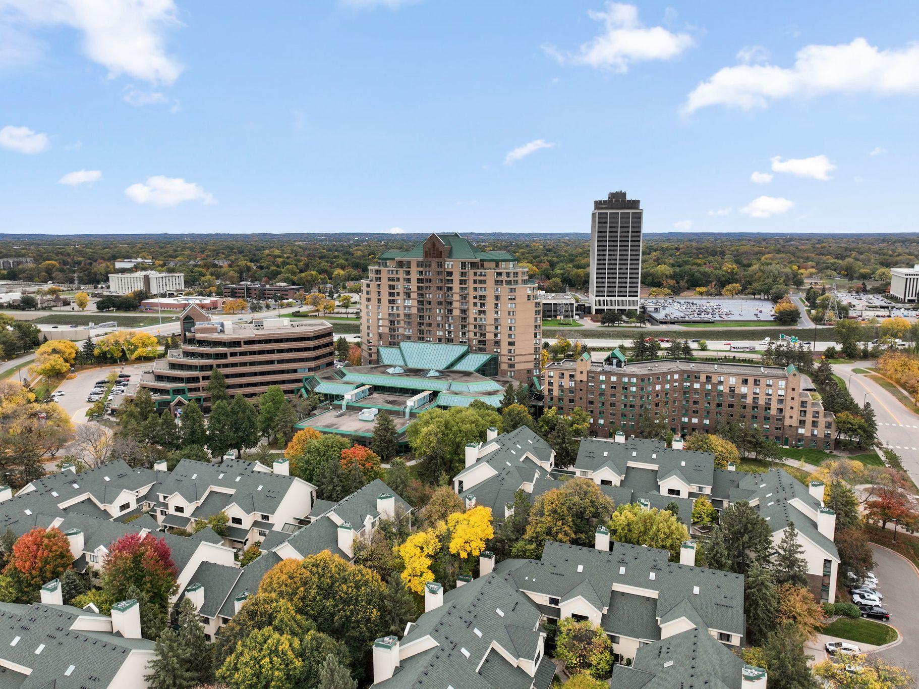View of Residential at 7400 Edinborough Way #5205, Edina MN 55435, Edina (57 of 58) - Mike Wilen | Minnesota Team Real Estate