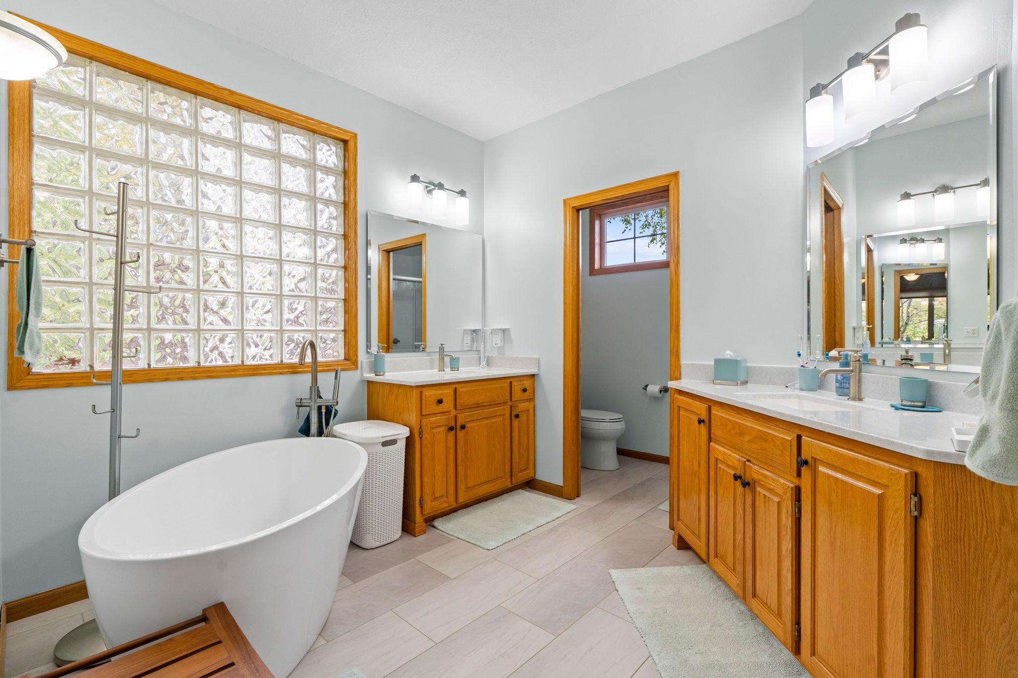 View of Residential at 542 Majestic Oaks Court, Eagan MN 55123, Eagan (22 of 49) - Mike Wilen | Minnesota Team Real Estate