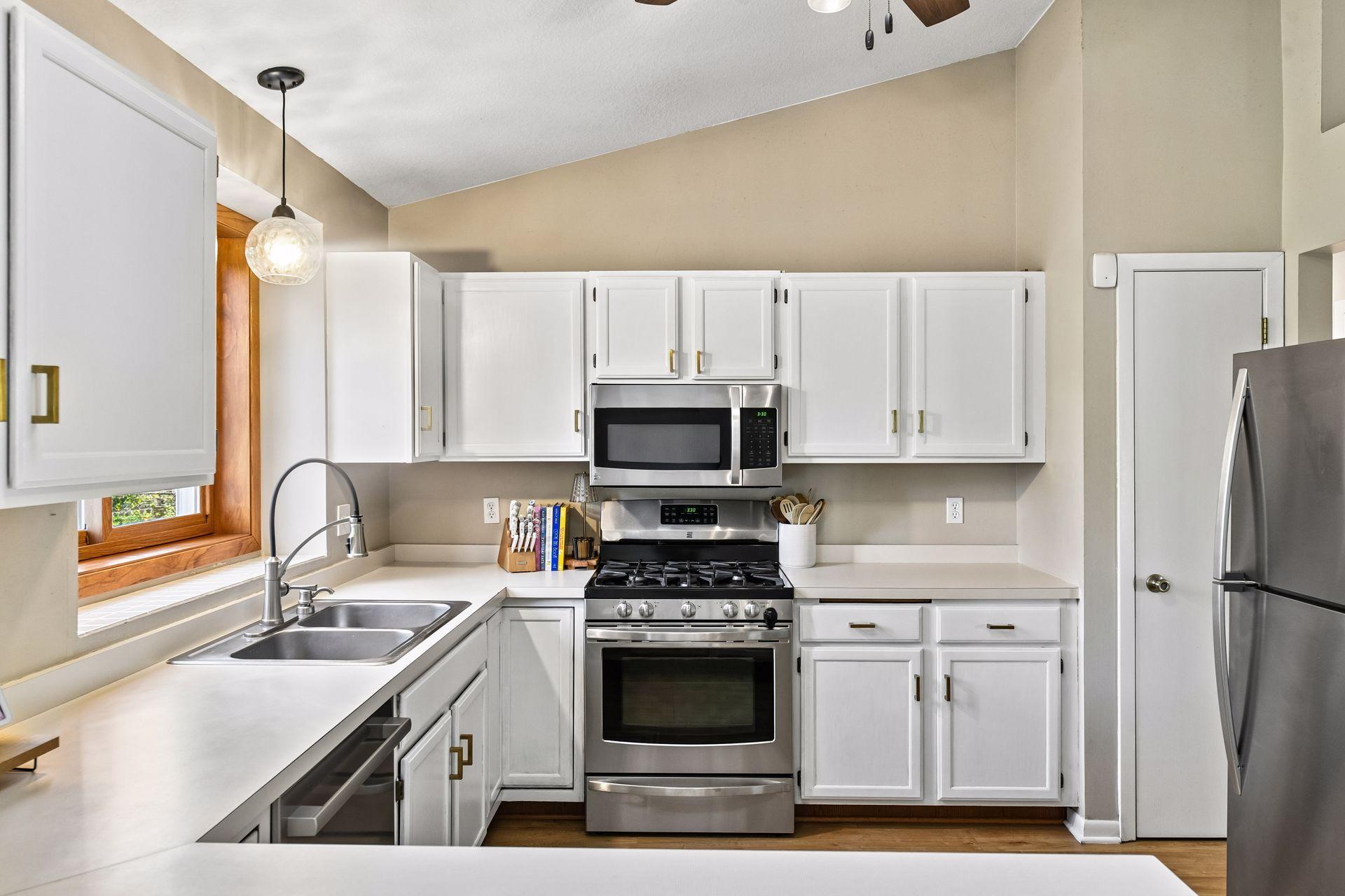 View of Residential at 18763 Pennington Avenue, Eden Prairie MN 55346, Eden Prairie (9 of 29) - Mike Wilen | Minnesota Team Real Estate