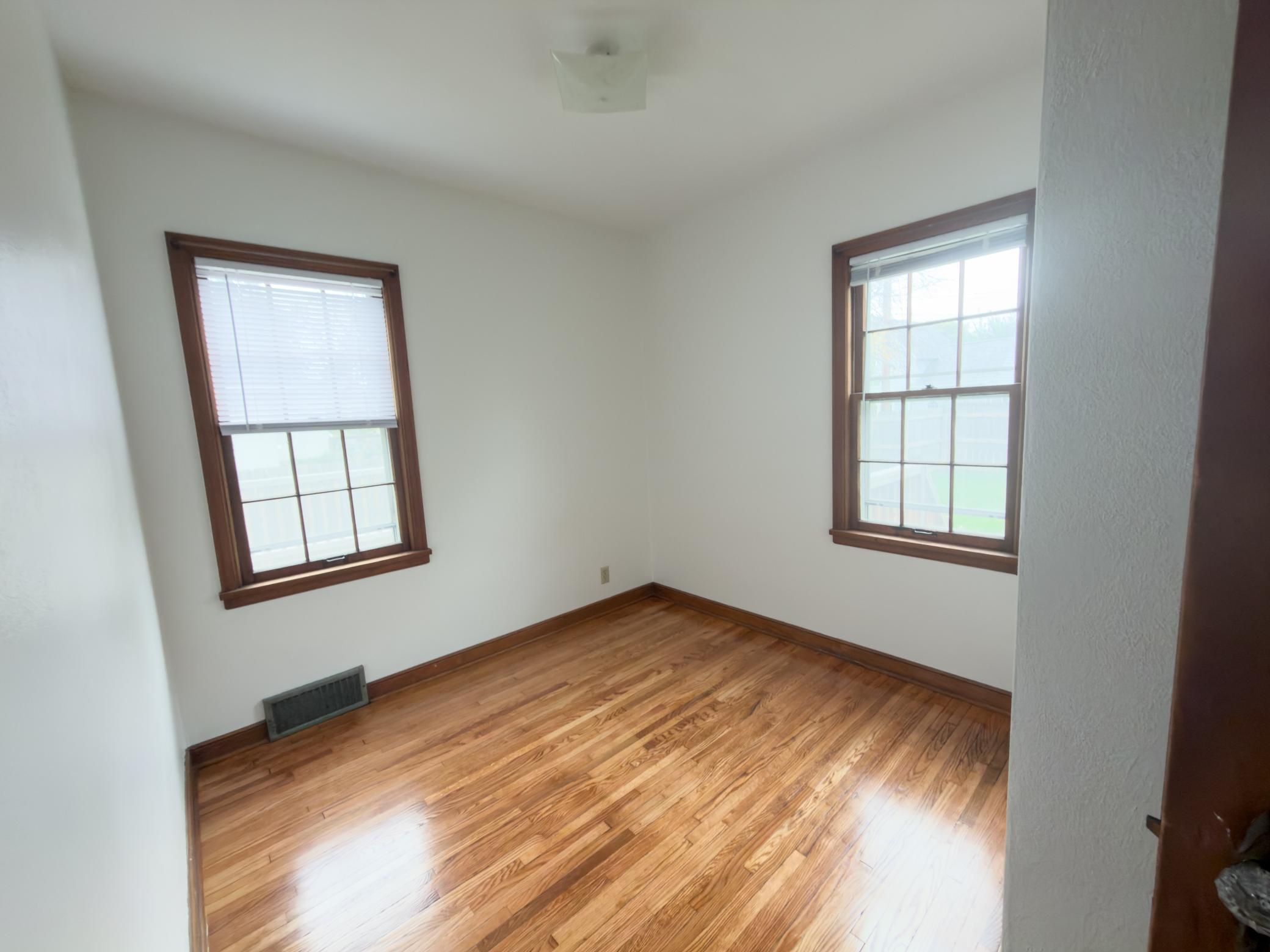View of Residential Income at 1481 Edgerton Street, Saint Paul MN 55130, Saint Paul (12 of 26) - Mike Wilen | Minnesota Team Real Estate