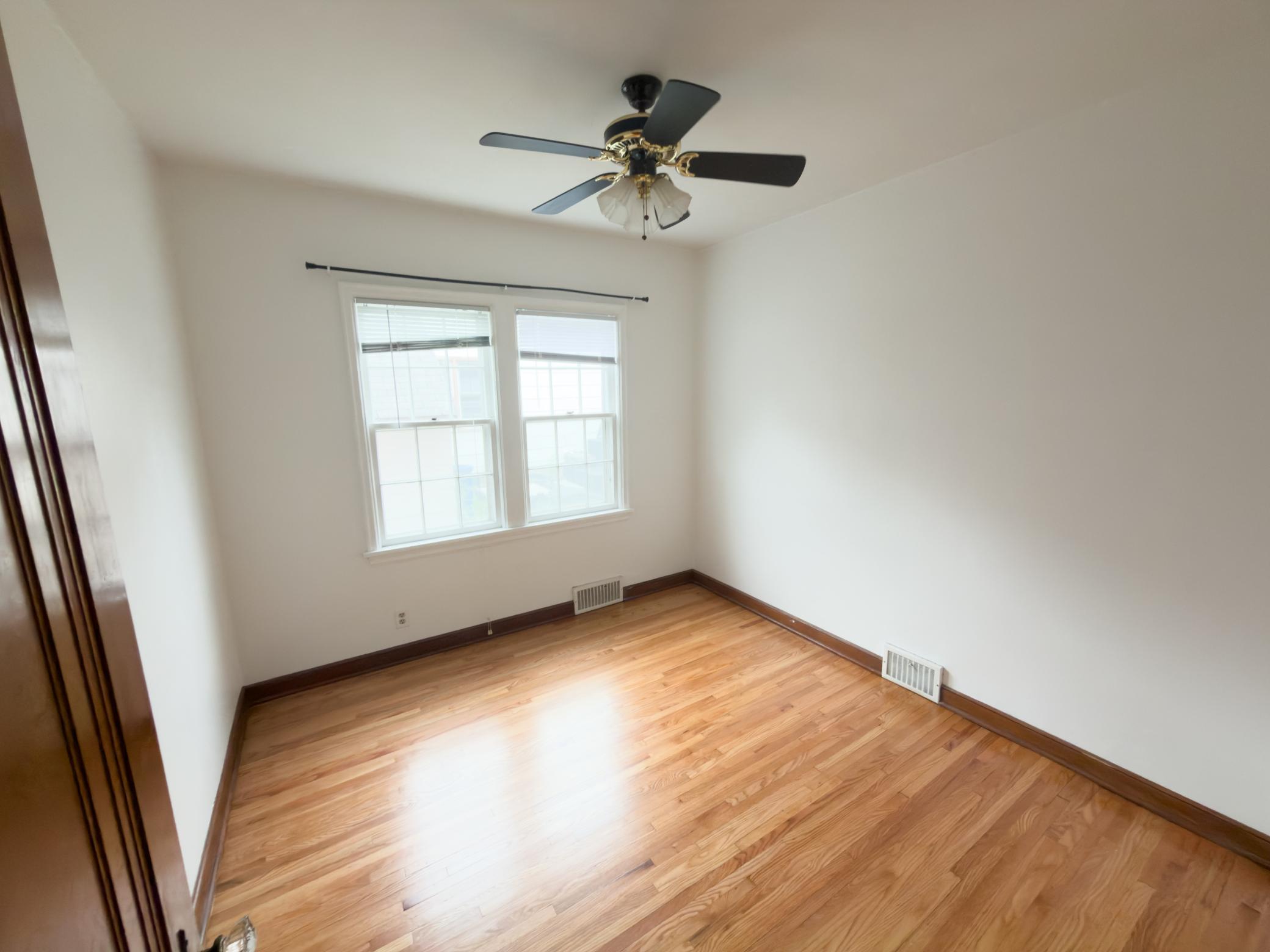 View of Residential Income at 1481 Edgerton Street, Saint Paul MN 55130, Saint Paul (11 of 26) - Mike Wilen | Minnesota Team Real Estate