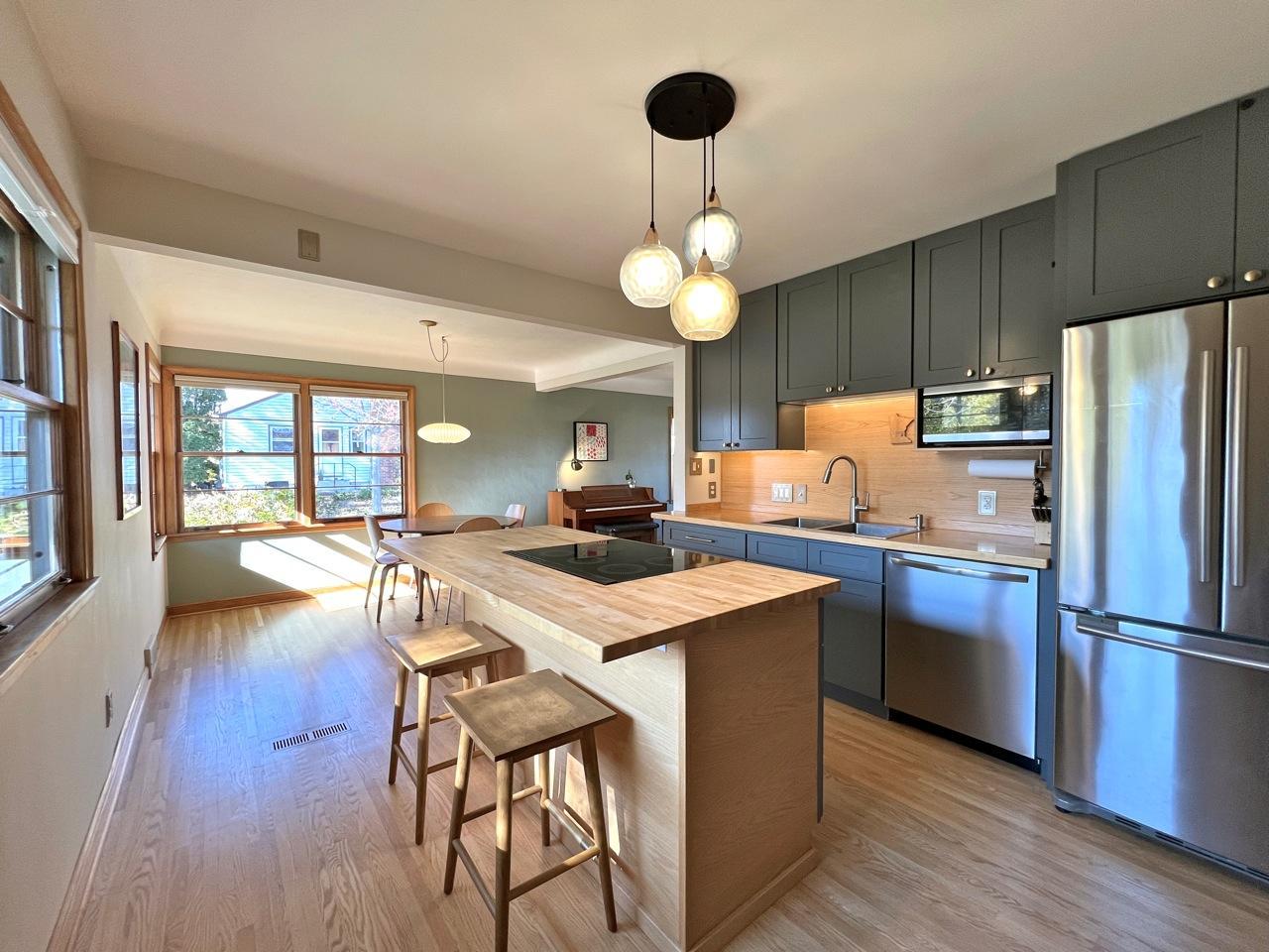 View of Residential at 938 California Avenue, Saint Paul MN 55117, Saint Paul (8 of 14) - Mike Wilen | Minnesota Team Real Estate