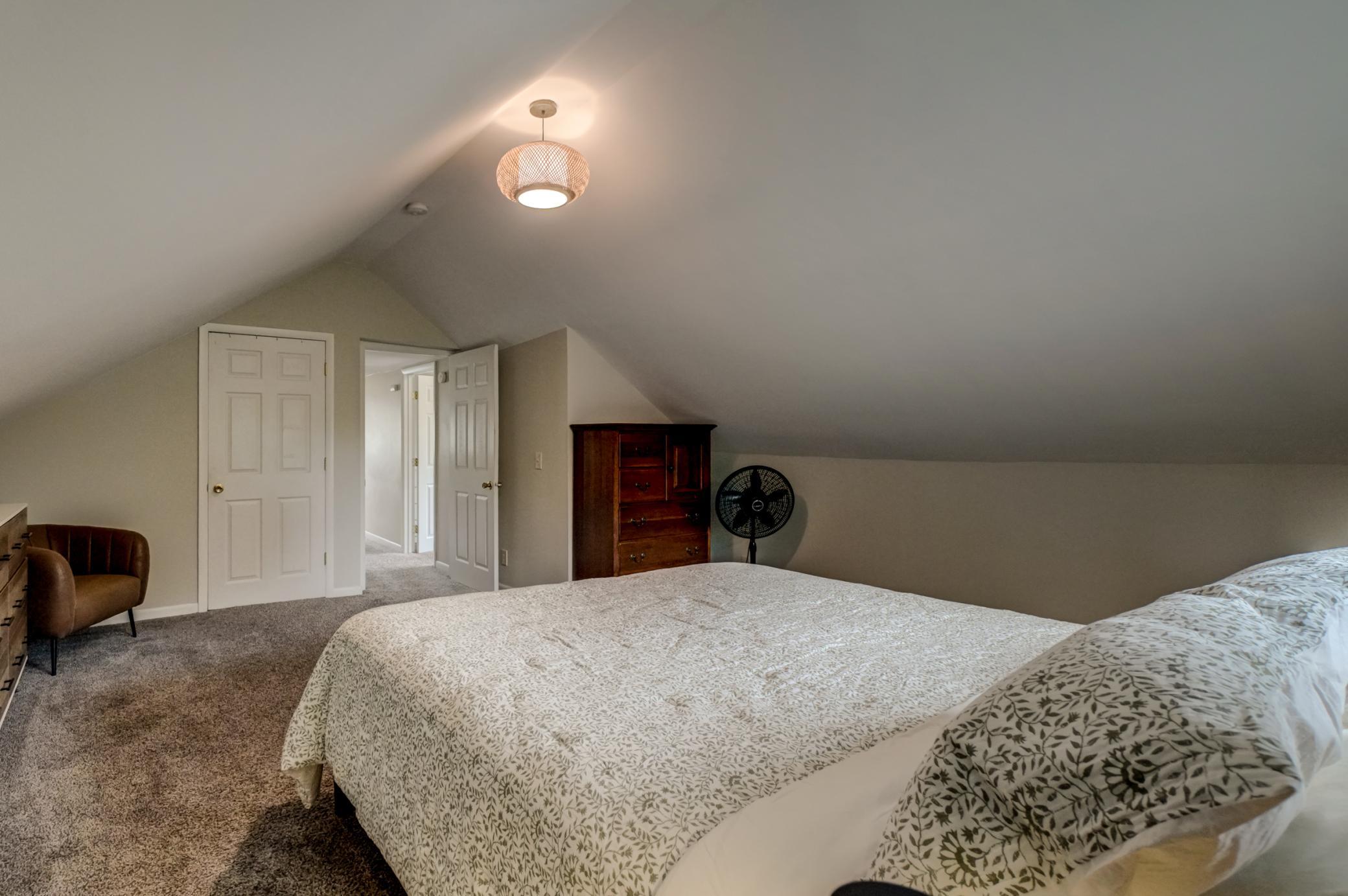 View of Residential at 1355 Upton Avenue, Minneapolis MN 55411, Minneapolis (36 of 49) - Mike Wilen | Minnesota Team Real Estate