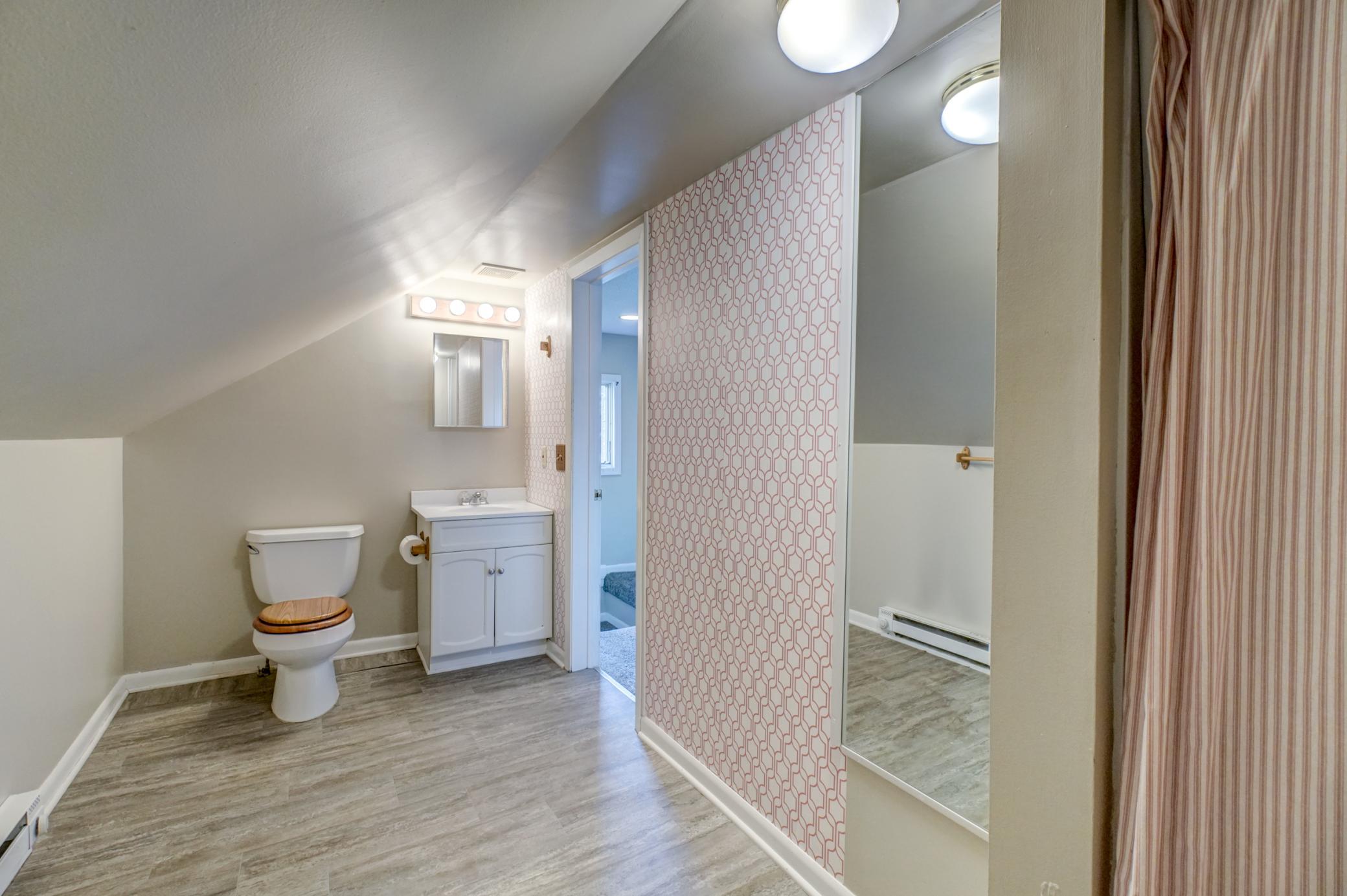View of Residential at 1355 Upton Avenue, Minneapolis MN 55411, Minneapolis (41 of 49) - Mike Wilen | Minnesota Team Real Estate