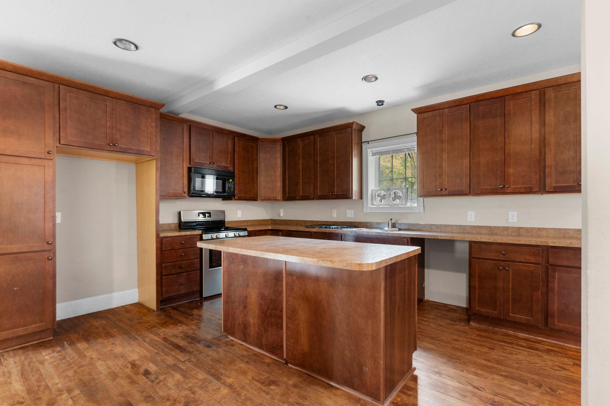 View of Residential at 989 Burr Street, Saint Paul MN 55130, Saint Paul (16 of 52) - Mike Wilen | Minnesota Team Real Estate