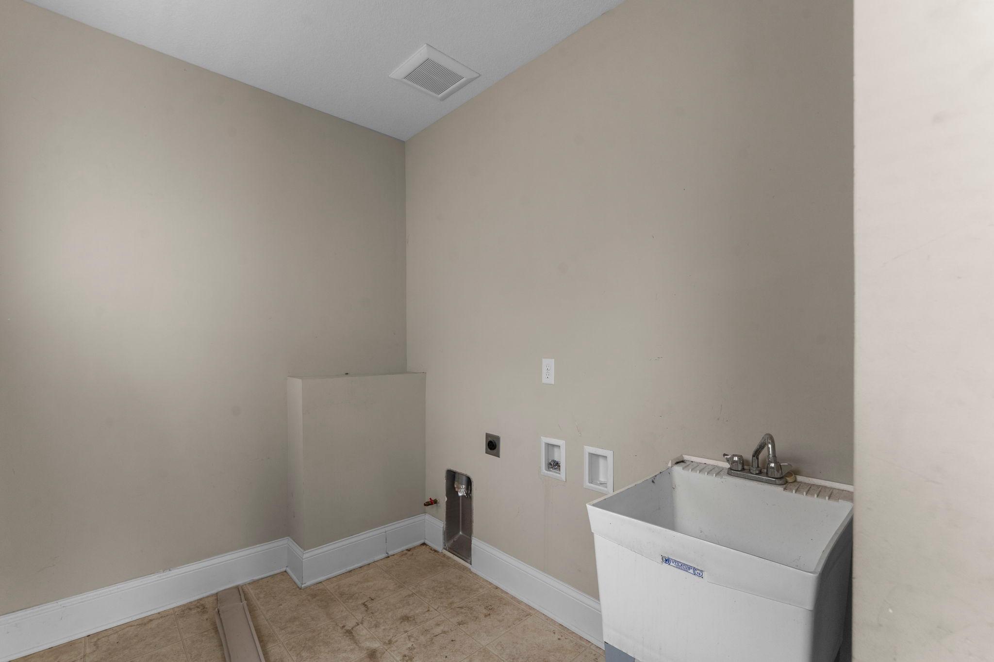 View of Residential at 989 Burr Street, Saint Paul MN 55130, Saint Paul (24 of 52) - Mike Wilen | Minnesota Team Real Estate