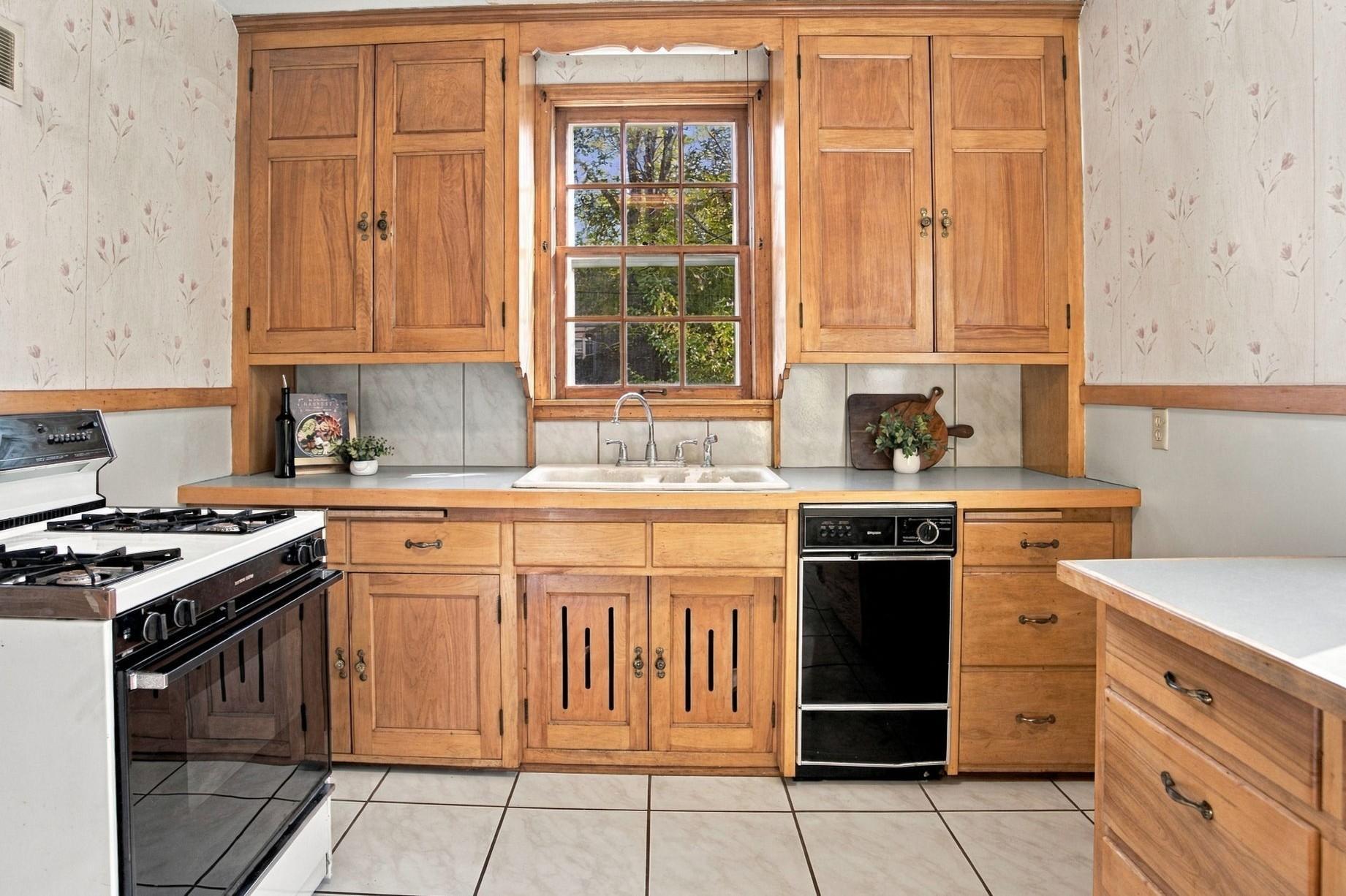 View of Residential at 3721 Joppa Avenue, Saint Louis Park MN 55416, Saint Louis Park (12 of 43) - Mike Wilen | Minnesota Team Real Estate