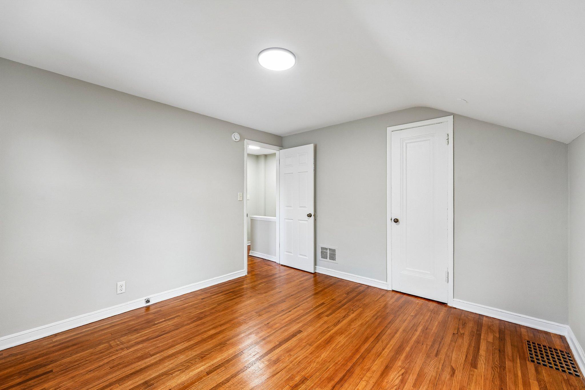 View of Residential Income at 5036 6th Street, Minneapolis MN 55430, Minneapolis (33 of 64) - Mike Wilen | Minnesota Team Real Estate