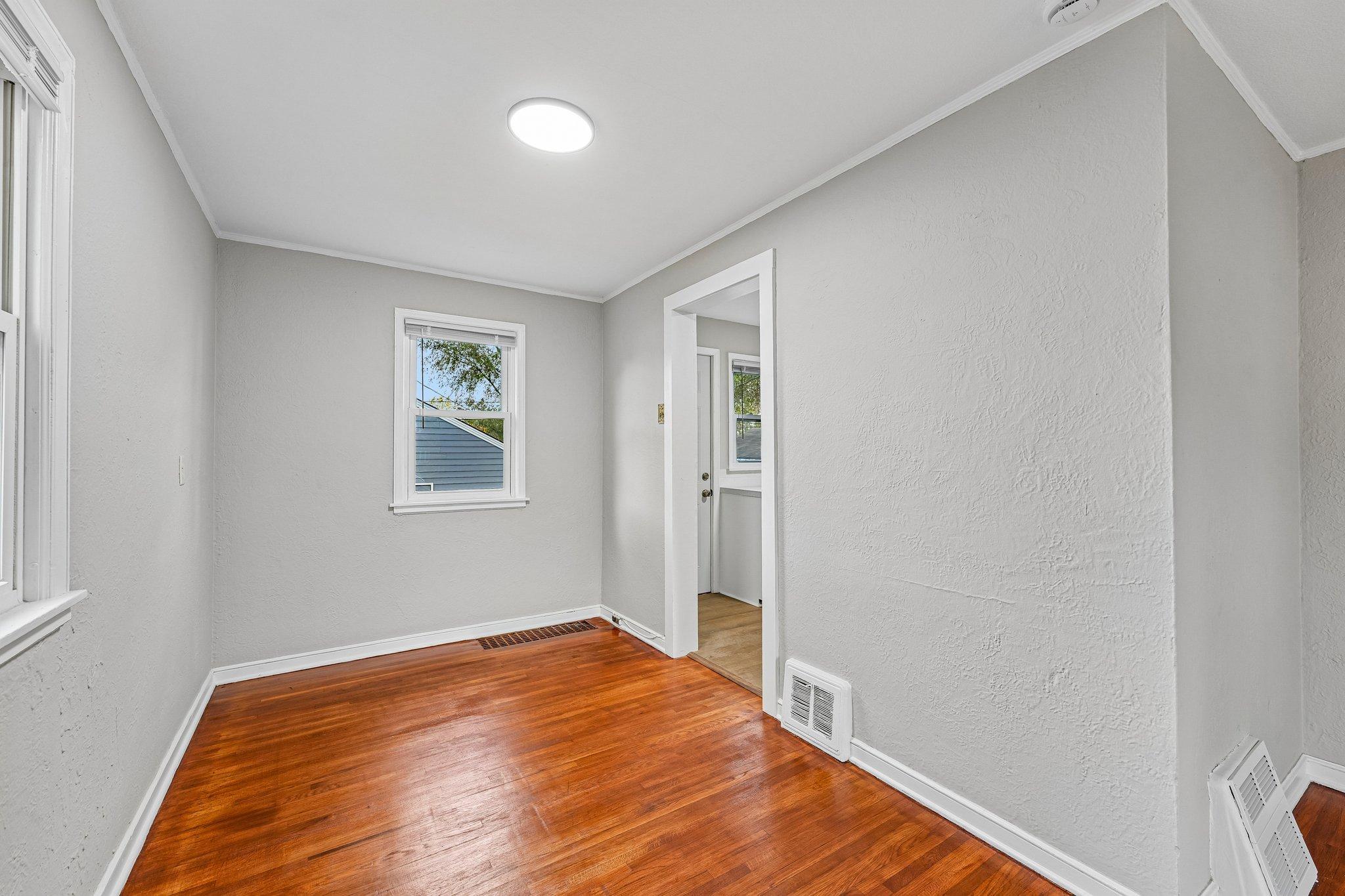 View of Residential Income at 5036 6th Street, Minneapolis MN 55430, Minneapolis (30 of 64) - Mike Wilen | Minnesota Team Real Estate