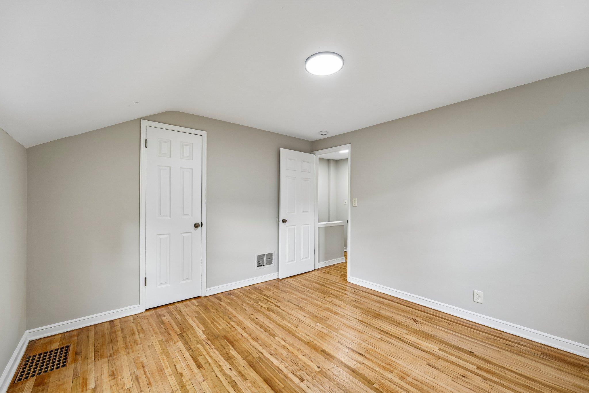 View of Residential Income at 5036 6th Street, Minneapolis MN 55430, Minneapolis (24 of 64) - Mike Wilen | Minnesota Team Real Estate