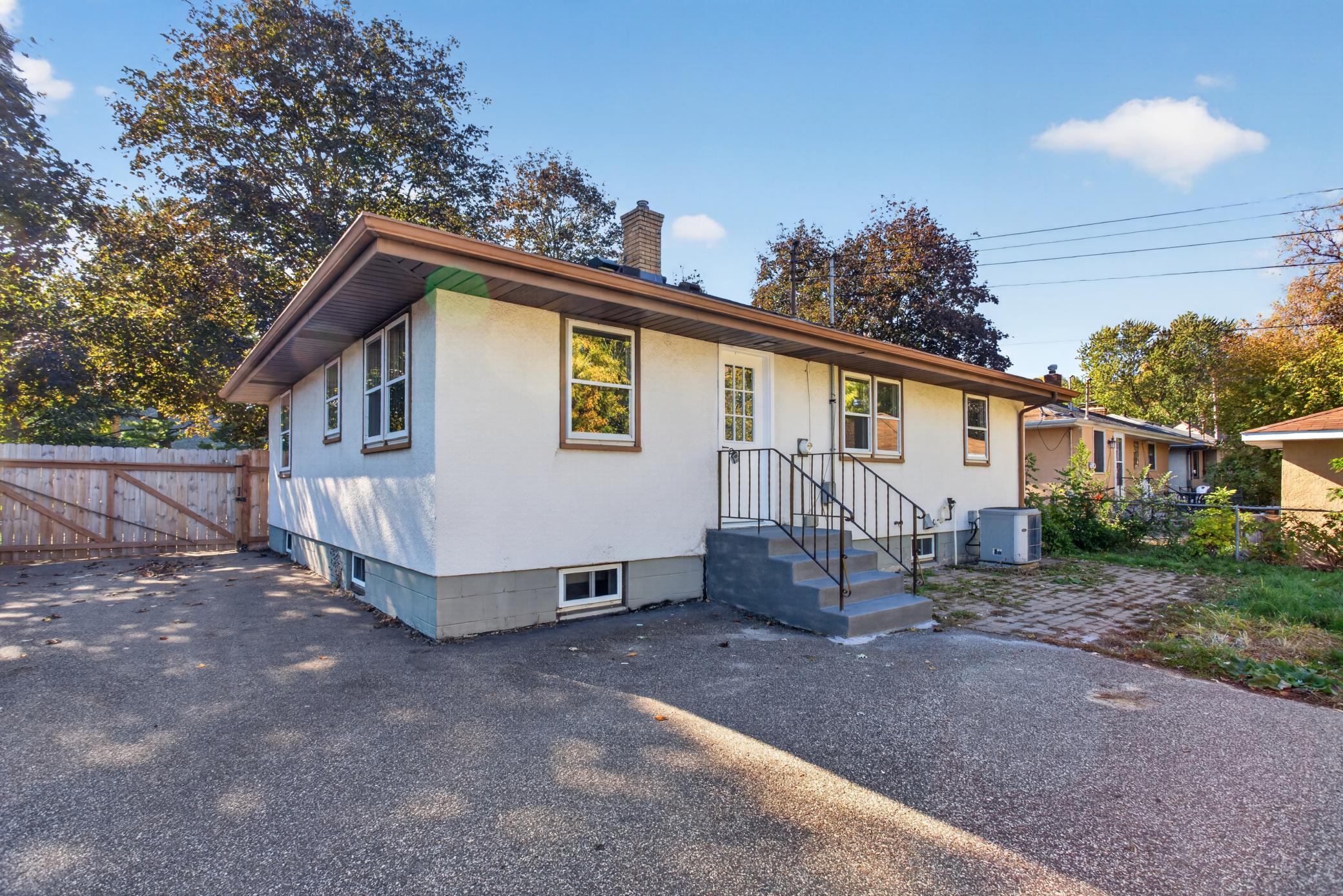 View of Residential at 1031 Bayard Avenue, Saint Paul MN 55102, Saint Paul (31 of 32) - Mike Wilen | Minnesota Team Real Estate