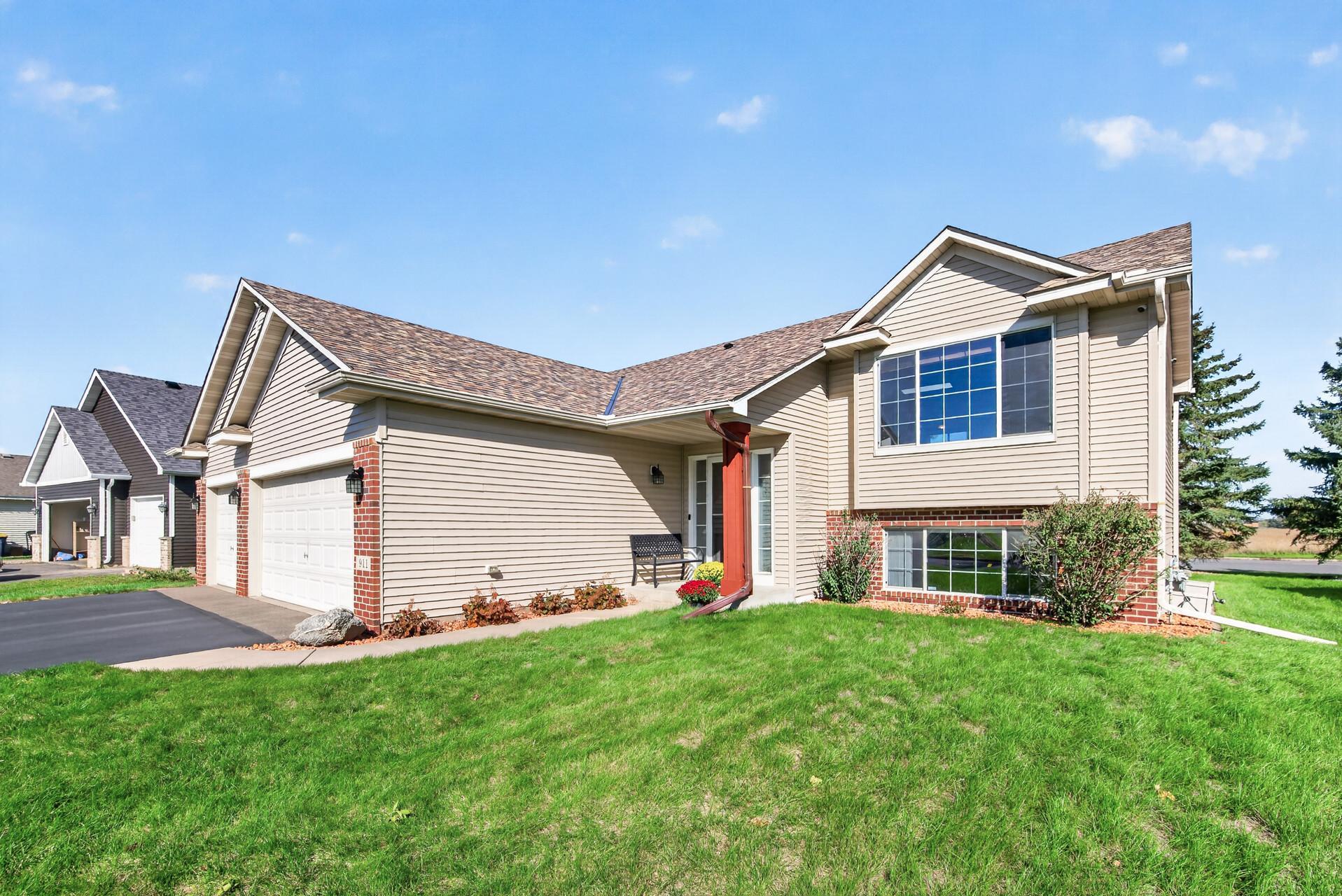 View of Residential at 911 Cobblestone Lane, Belle Plaine MN 56011, Belle Plaine (2 of 53) - Mike Wilen | Minnesota Team Real Estate