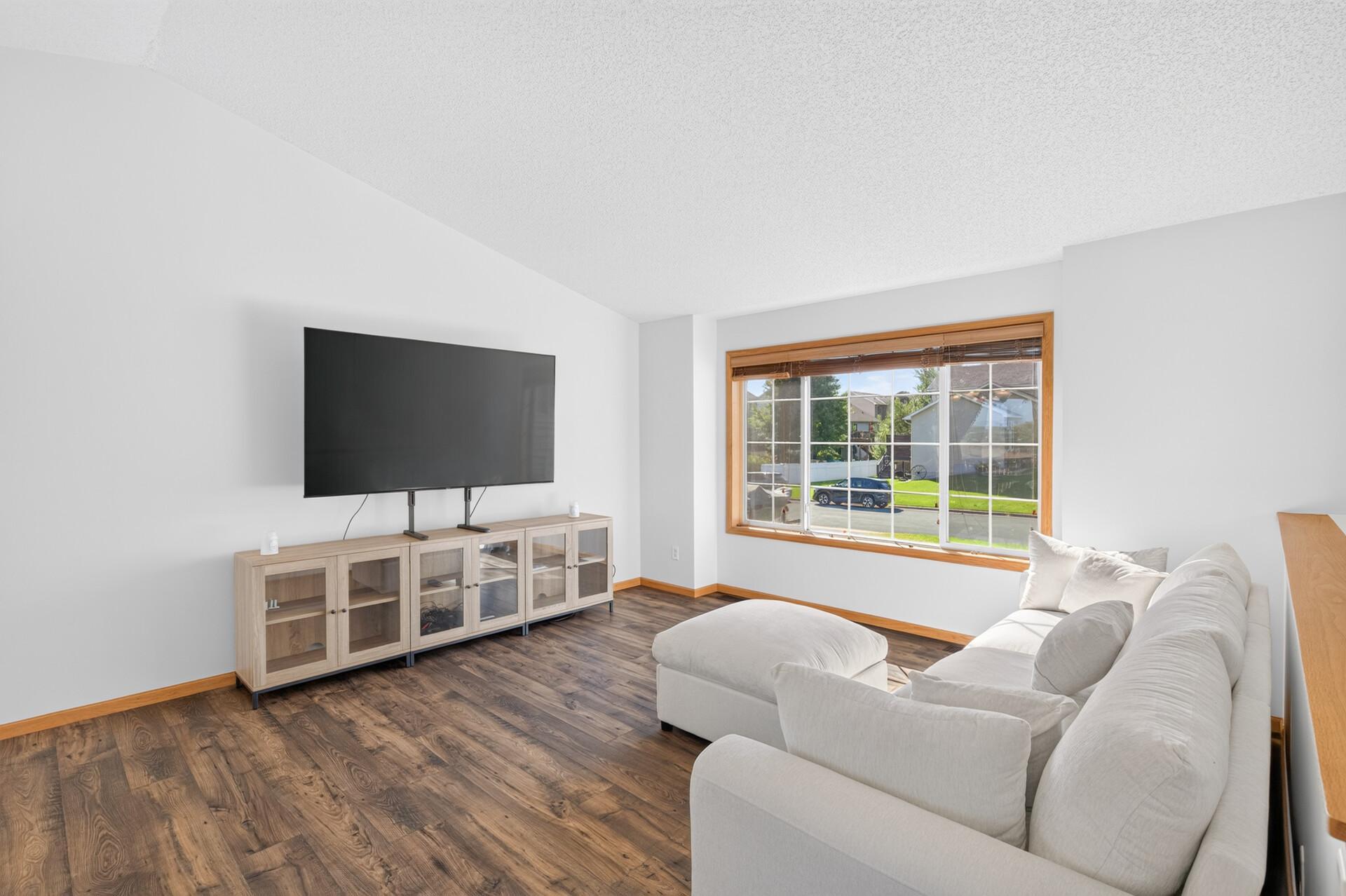 View of Residential at 911 Cobblestone Lane, Belle Plaine MN 56011, Belle Plaine (9 of 53) - Mike Wilen | Minnesota Team Real Estate