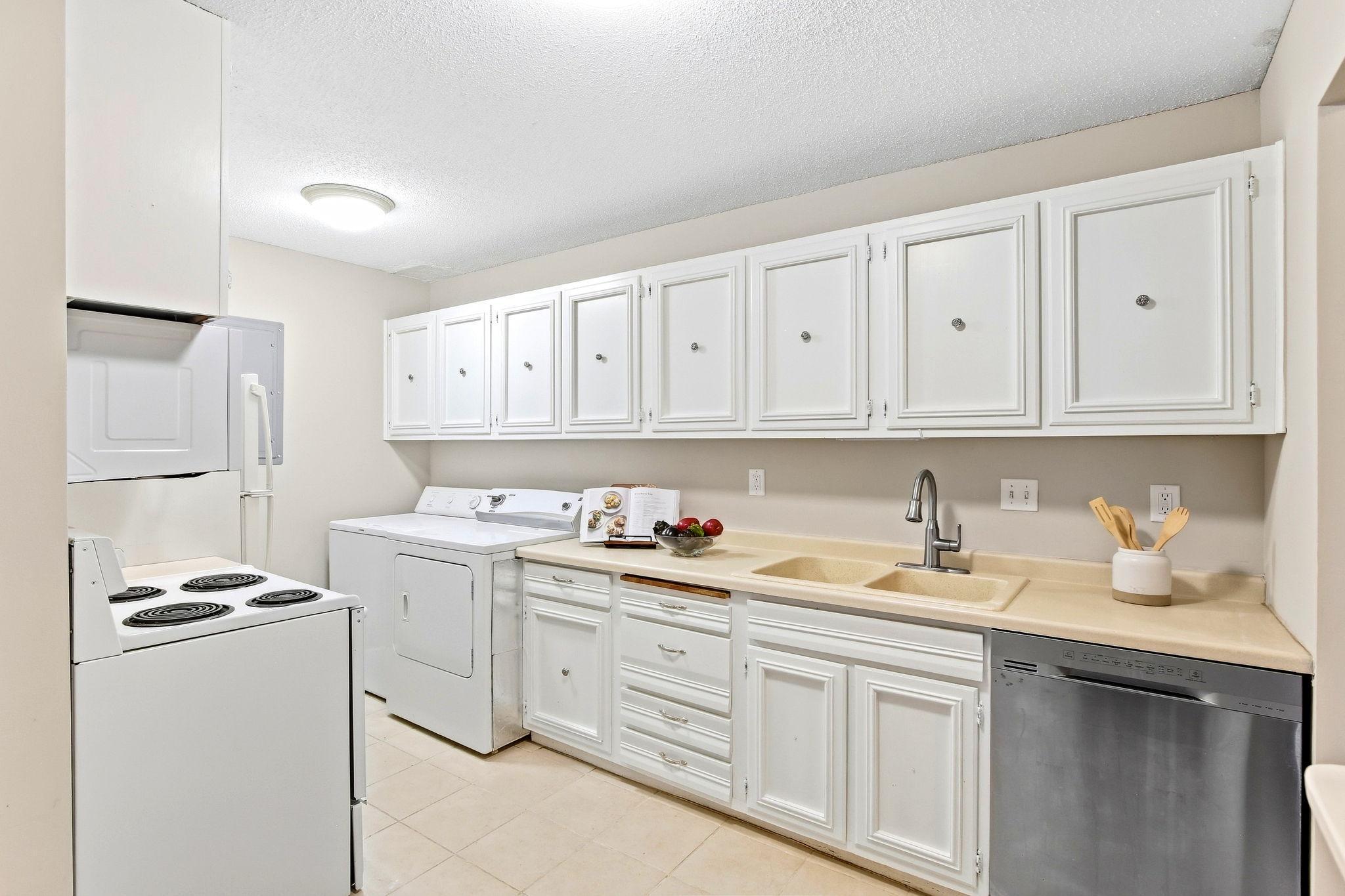 View of Residential at 1207 Trailwood, Hopkins MN 55343, Hopkins (8 of 29) - Mike Wilen | Minnesota Team Real Estate
