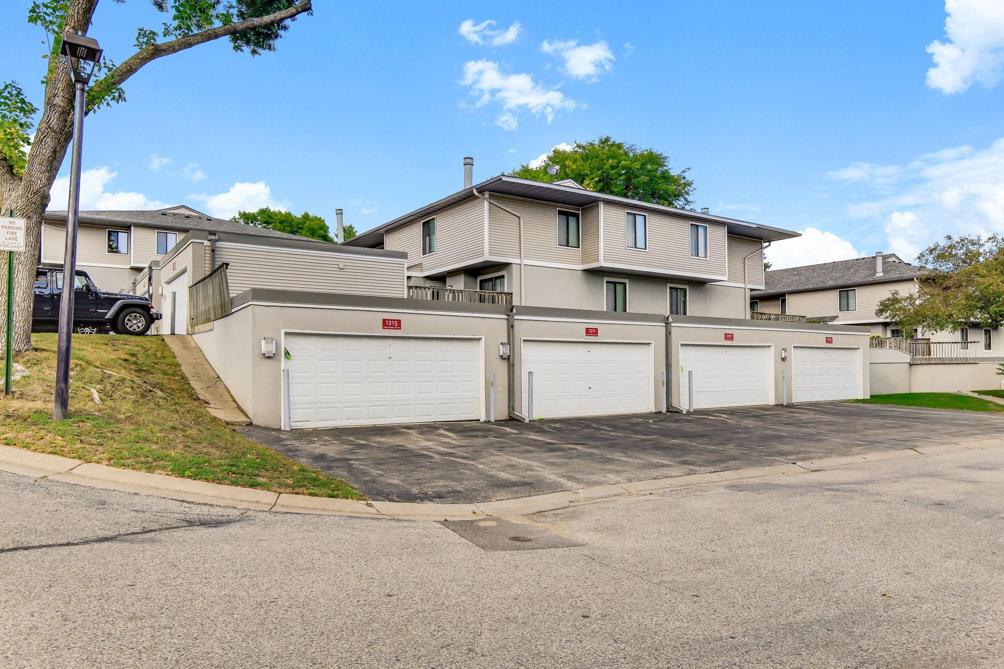 View of Residential at 1207 Trailwood, Hopkins MN 55343, Hopkins (26 of 29) - Mike Wilen | Minnesota Team Real Estate