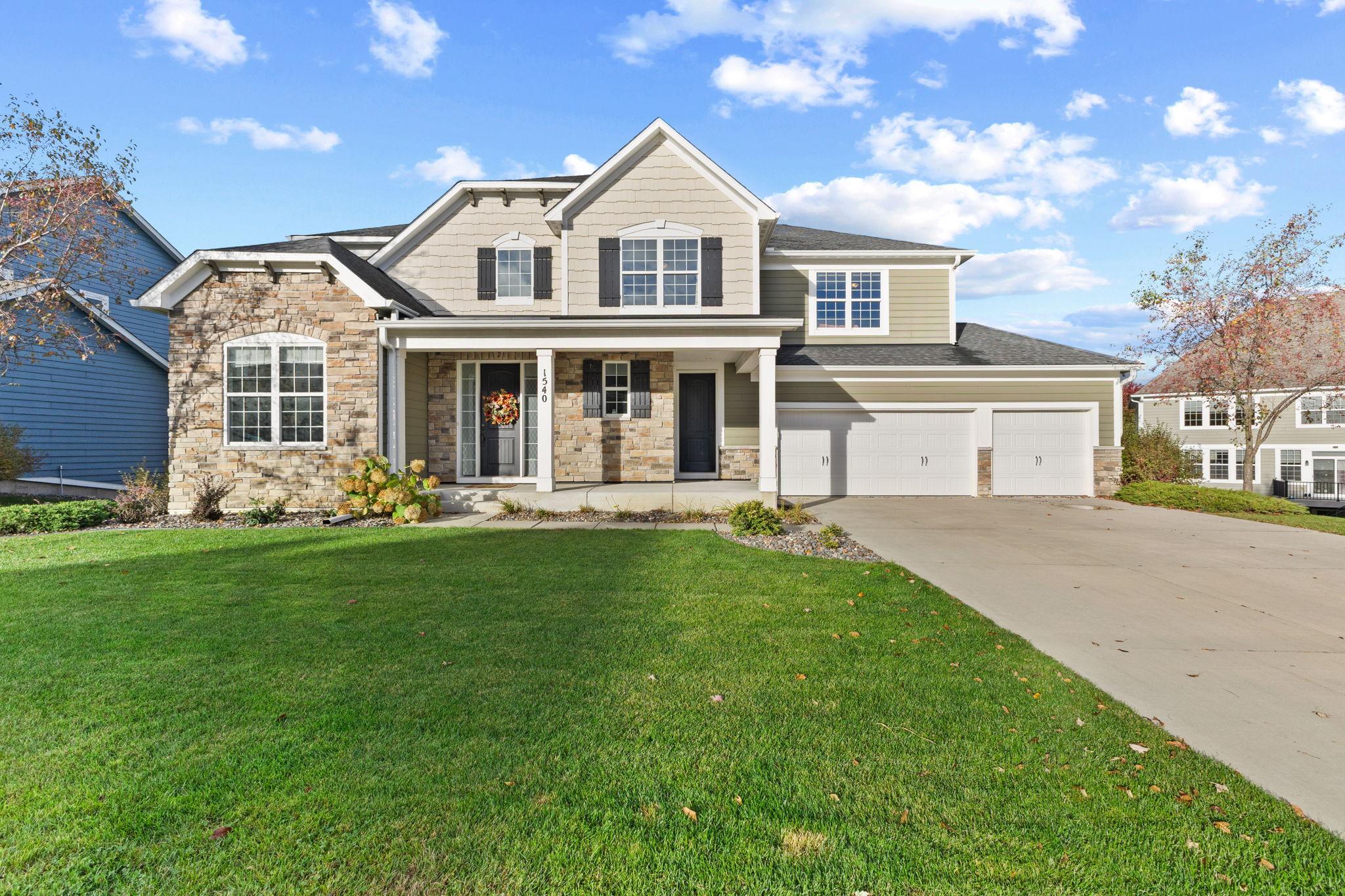 View of Single Family at 1540 Deephaven Drive, Woodbury - Mike Wilen | Minnesota Team Real Estate