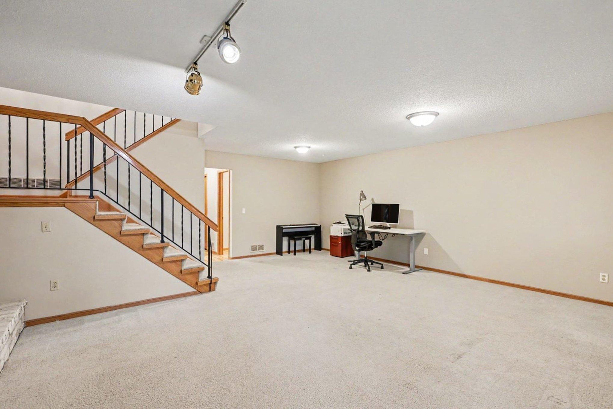 View of Residential at 6610 Falstaff Road, Woodbury MN 55125, Woodbury (18 of 23) - Mike Wilen | Minnesota Team Real Estate