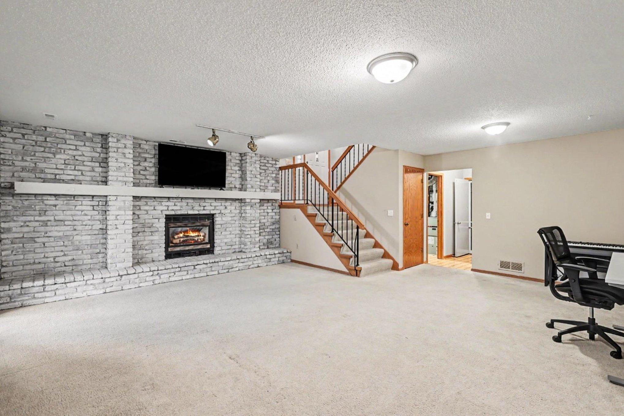 View of Residential at 6610 Falstaff Road, Woodbury MN 55125, Woodbury (19 of 23) - Mike Wilen | Minnesota Team Real Estate