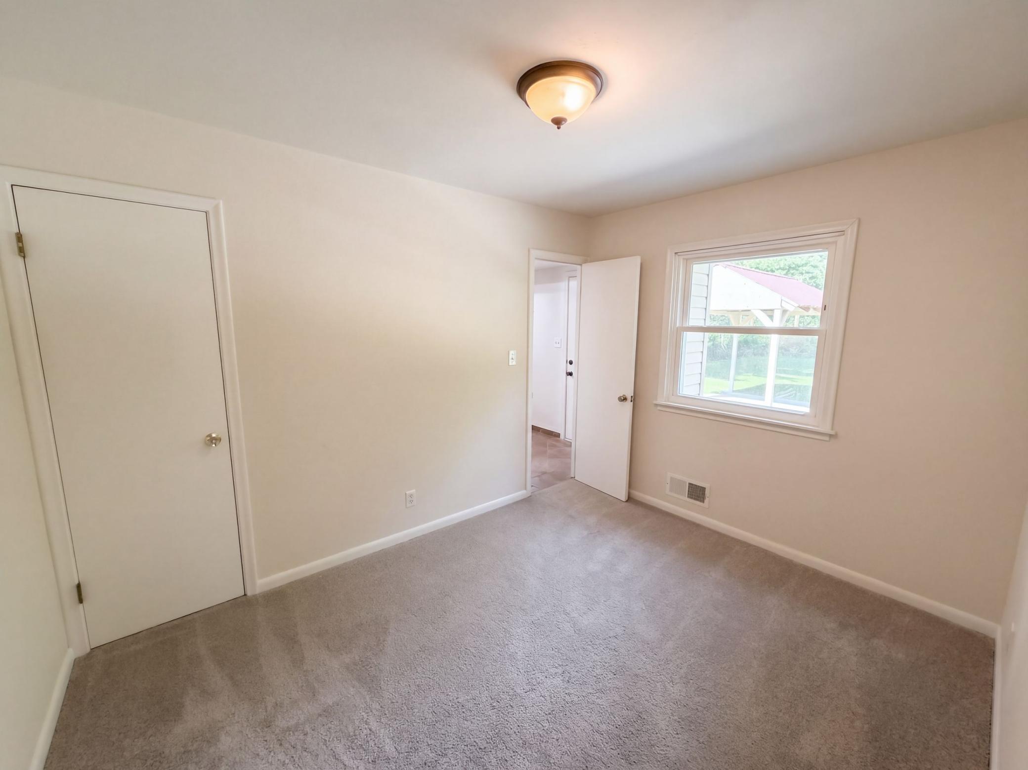 View of Residential at 2517 Nokomis Avenue, Saint Paul MN 55119, Saint Paul (12 of 28) - Mike Wilen | Minnesota Team Real Estate