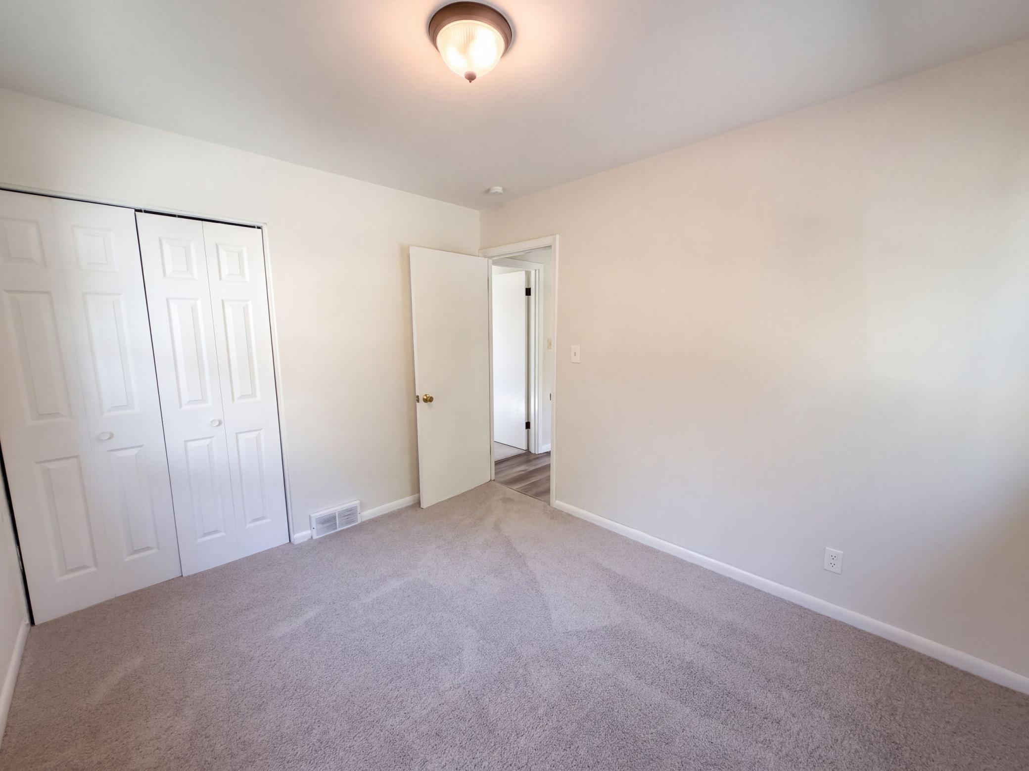 View of Residential at 2517 Nokomis Avenue, Saint Paul MN 55119, Saint Paul (9 of 28) - Mike Wilen | Minnesota Team Real Estate