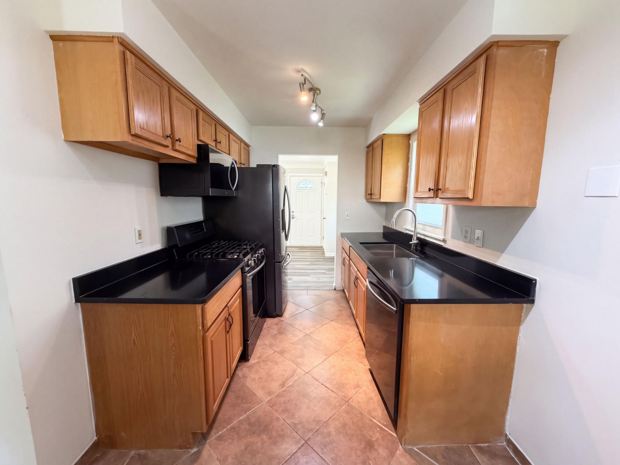 View of Residential at 2517 Nokomis Avenue, Saint Paul MN 55119, Saint Paul (2 of 28) - Mike Wilen | Minnesota Team Real Estate
