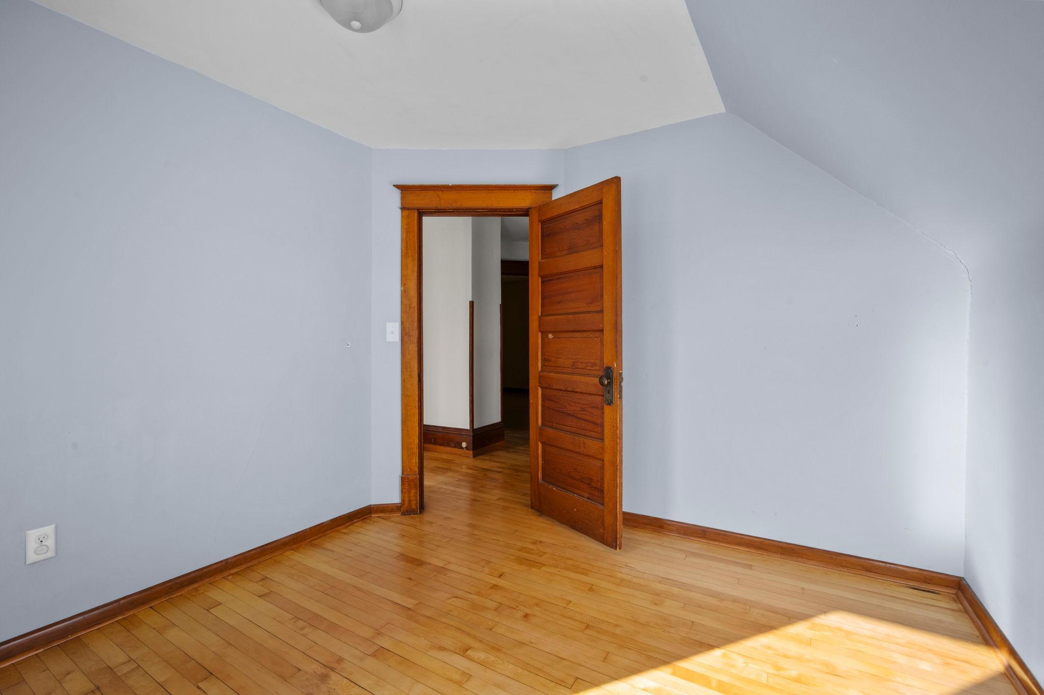 View of Residential at 1010 Jenks Avenue, Saint Paul MN 55106, Saint Paul (33 of 56) - Mike Wilen | Minnesota Team Real Estate