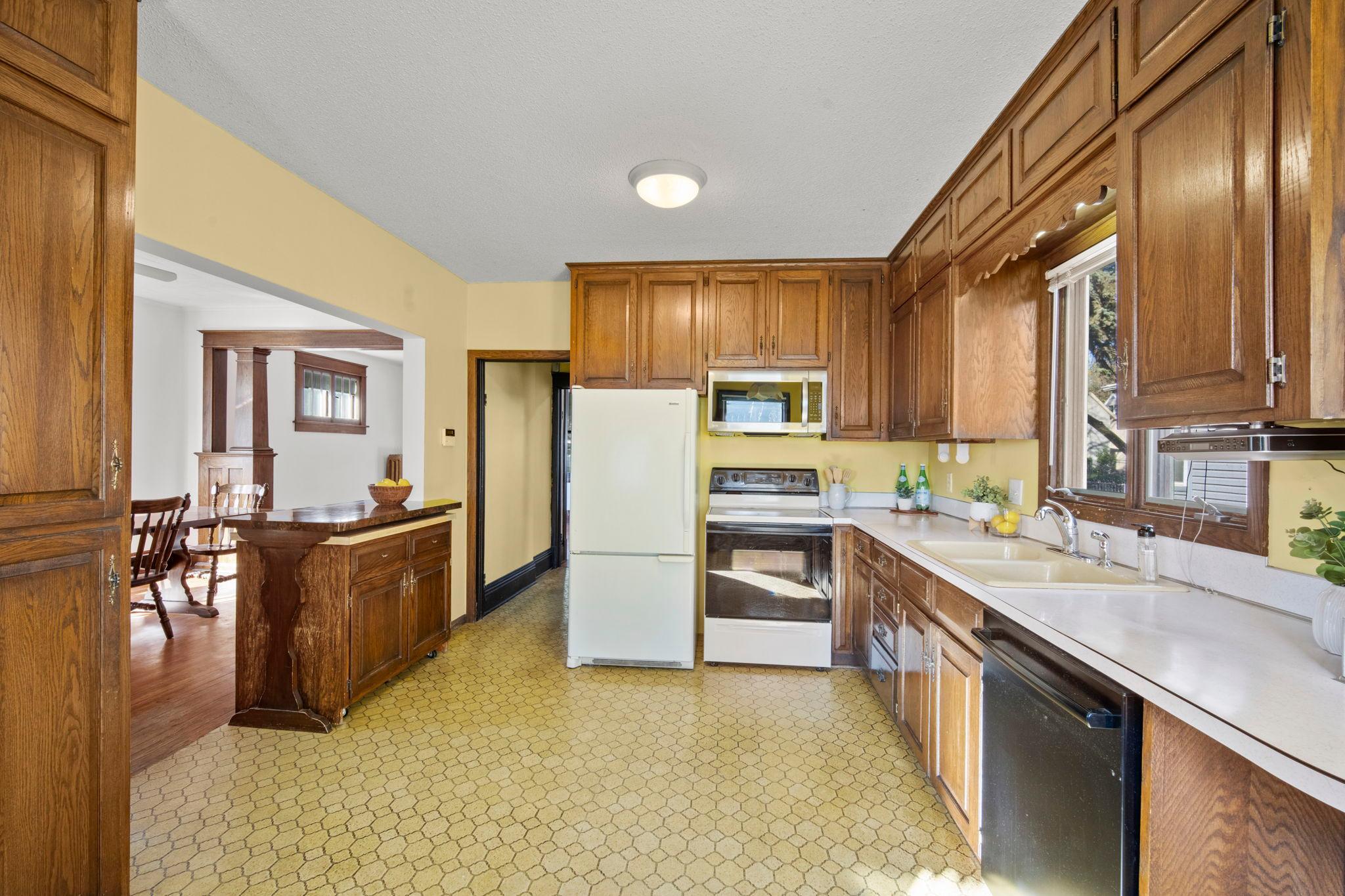 View of Residential at 1010 Jenks Avenue, Saint Paul MN 55106, Saint Paul (15 of 56) - Mike Wilen | Minnesota Team Real Estate
