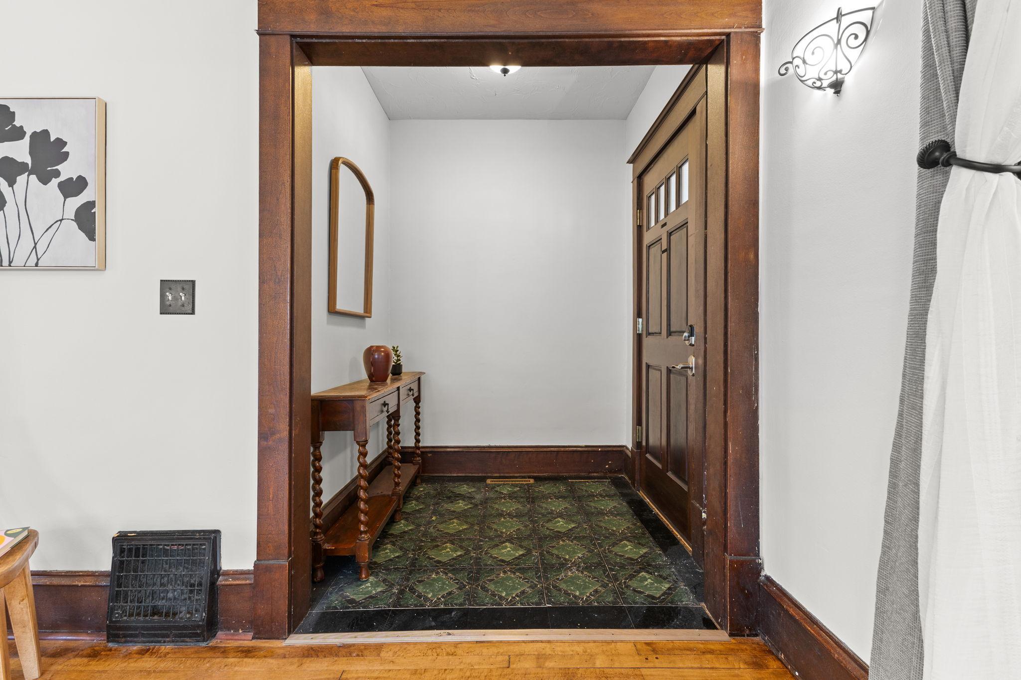 View of Residential at 4304 Elliot Avenue, Minneapolis MN 55407, Minneapolis (4 of 35) - Mike Wilen | Minnesota Team Real Estate