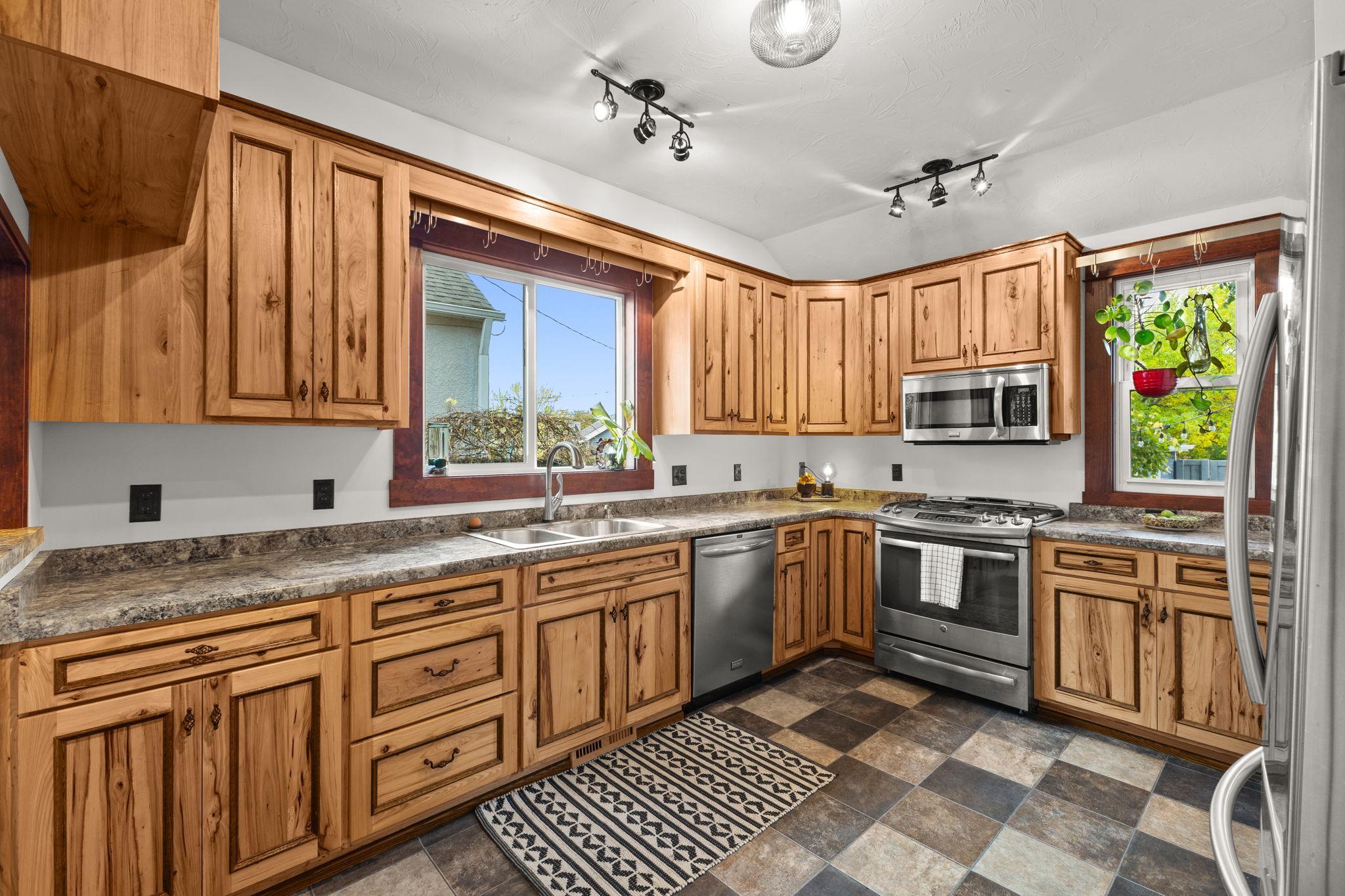 View of Residential at 4304 Elliot Avenue, Minneapolis MN 55407, Minneapolis (14 of 35) - Mike Wilen | Minnesota Team Real Estate