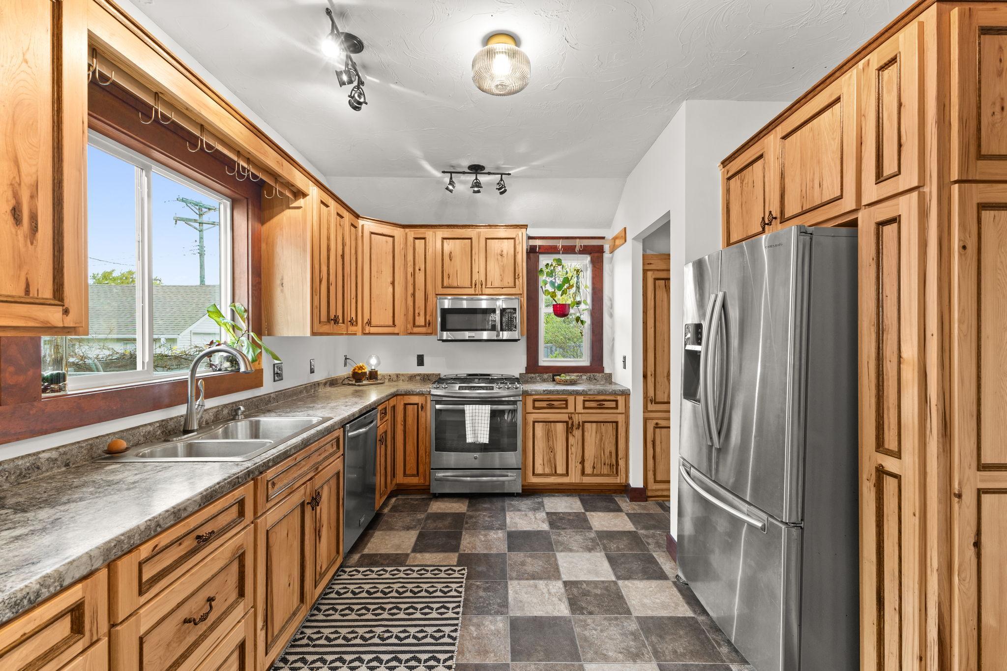 View of Residential at 4304 Elliot Avenue, Minneapolis MN 55407, Minneapolis (13 of 35) - Mike Wilen | Minnesota Team Real Estate