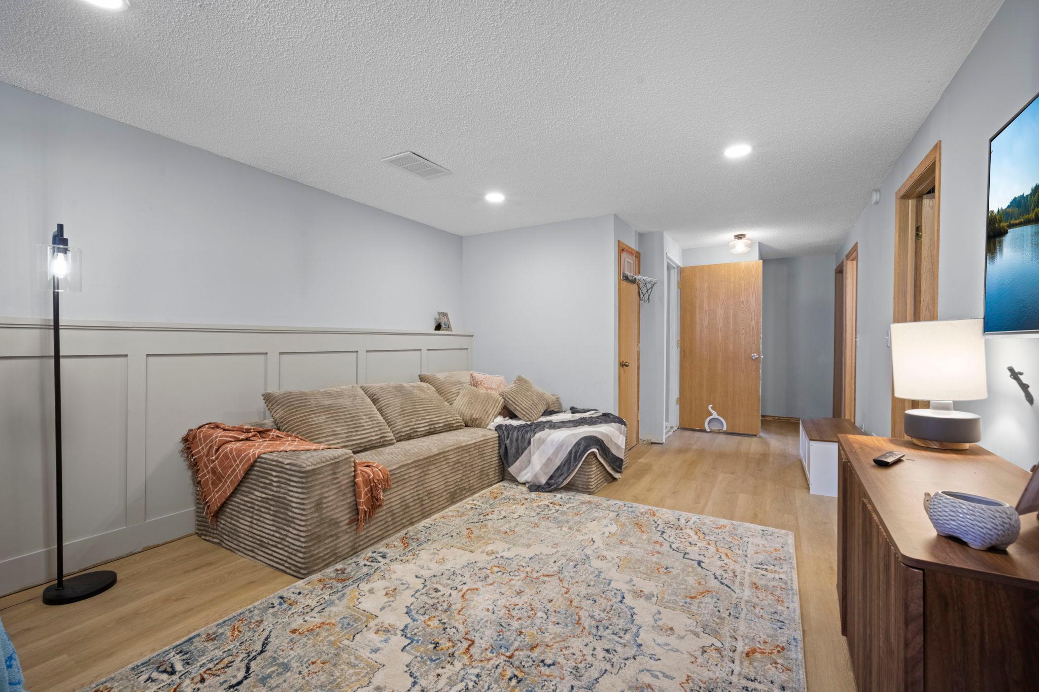 View of Residential at 808 Newell Drive, Apple Valley MN 55124, Apple Valley (29 of 66) - Mike Wilen | Minnesota Team Real Estate