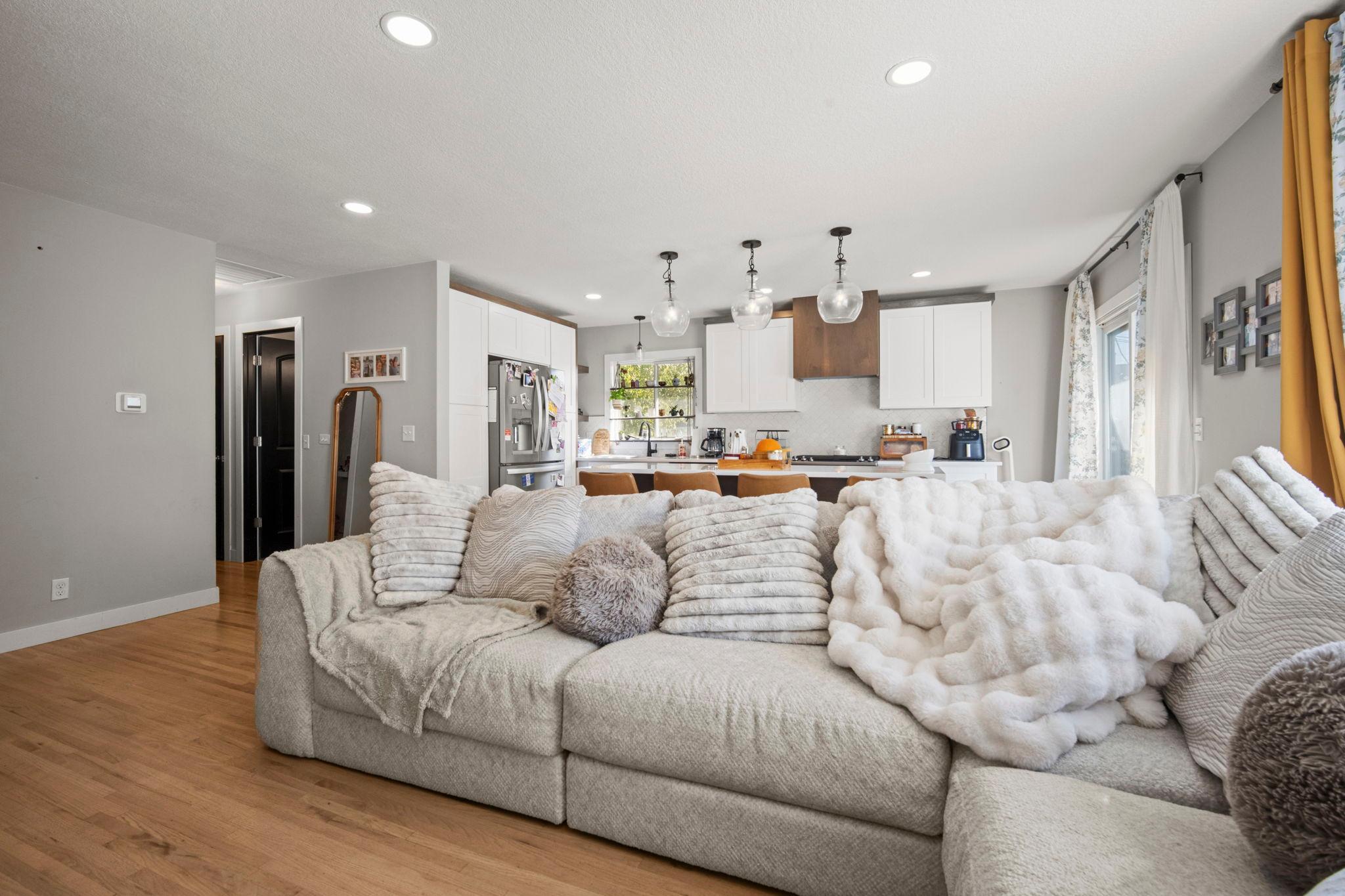 View of Residential at 808 Newell Drive, Apple Valley MN 55124, Apple Valley (17 of 66) - Mike Wilen | Minnesota Team Real Estate