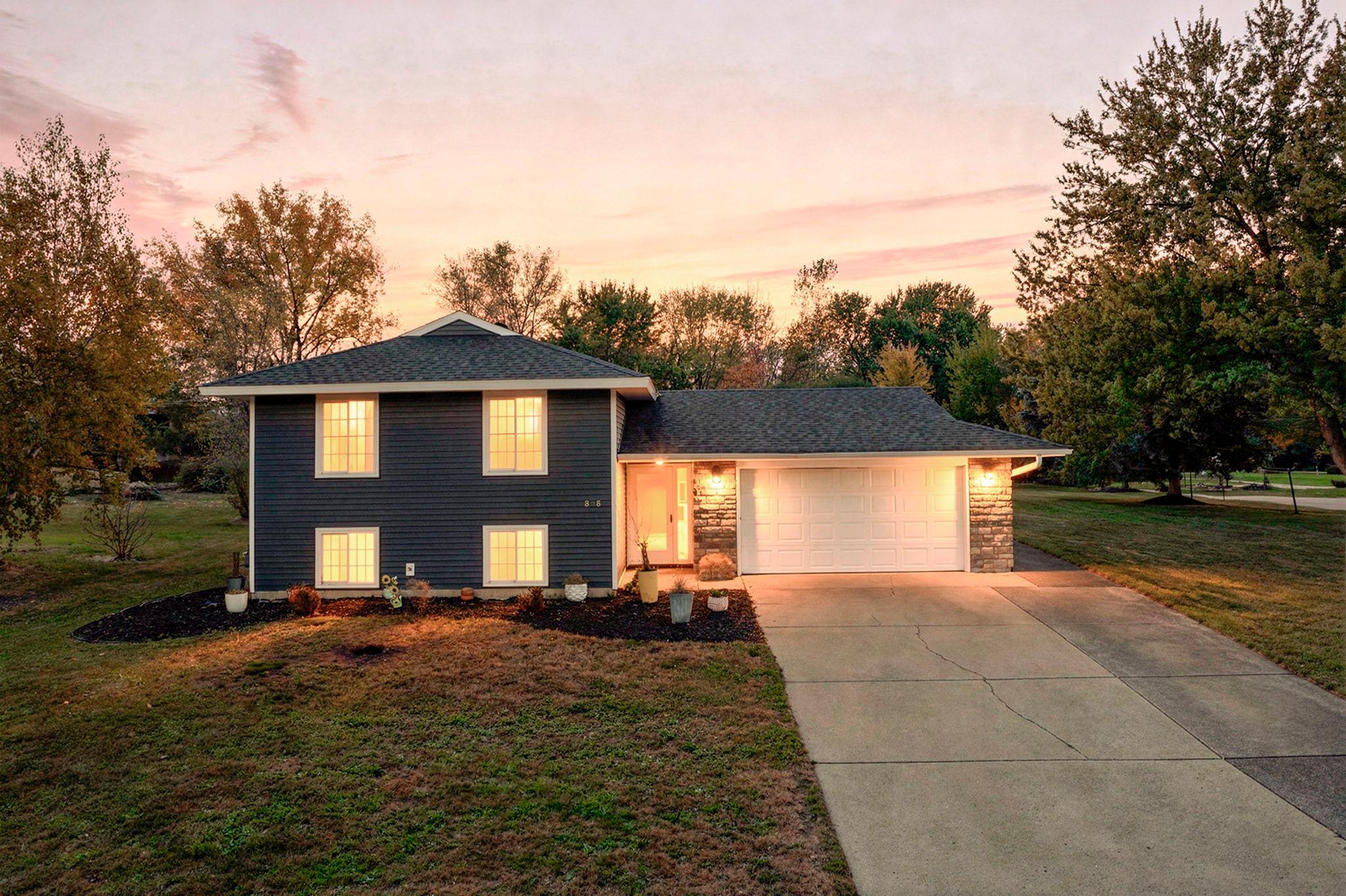 View of Residential at 808 Newell Drive, Apple Valley MN 55124, Apple Valley (61 of 66) - Mike Wilen | Minnesota Team Real Estate