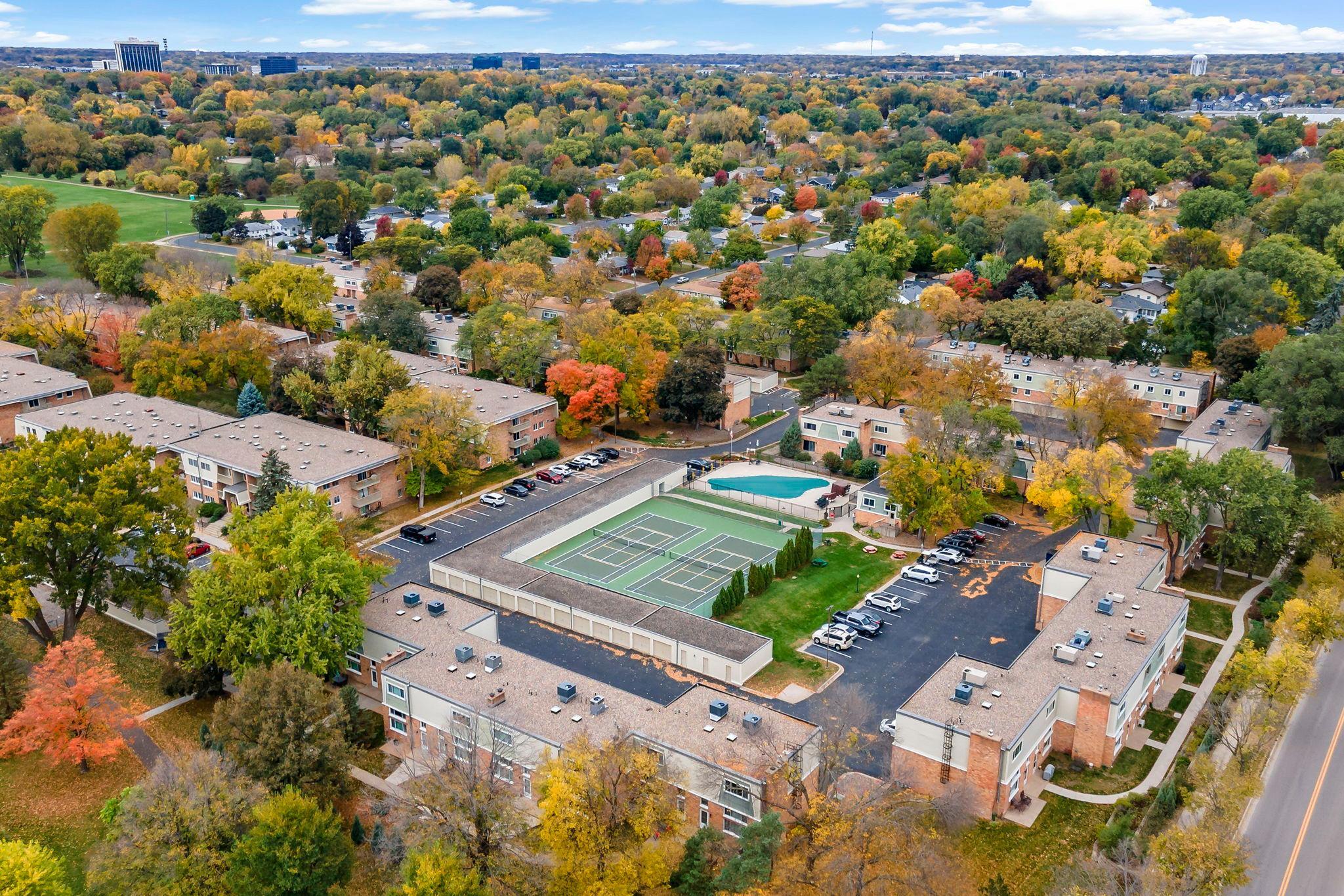 View of Residential at 7211 Franklin Avenue, Saint Louis Park MN 55426, Saint Louis Park (23 of 30) - Mike Wilen | Minnesota Team Real Estate