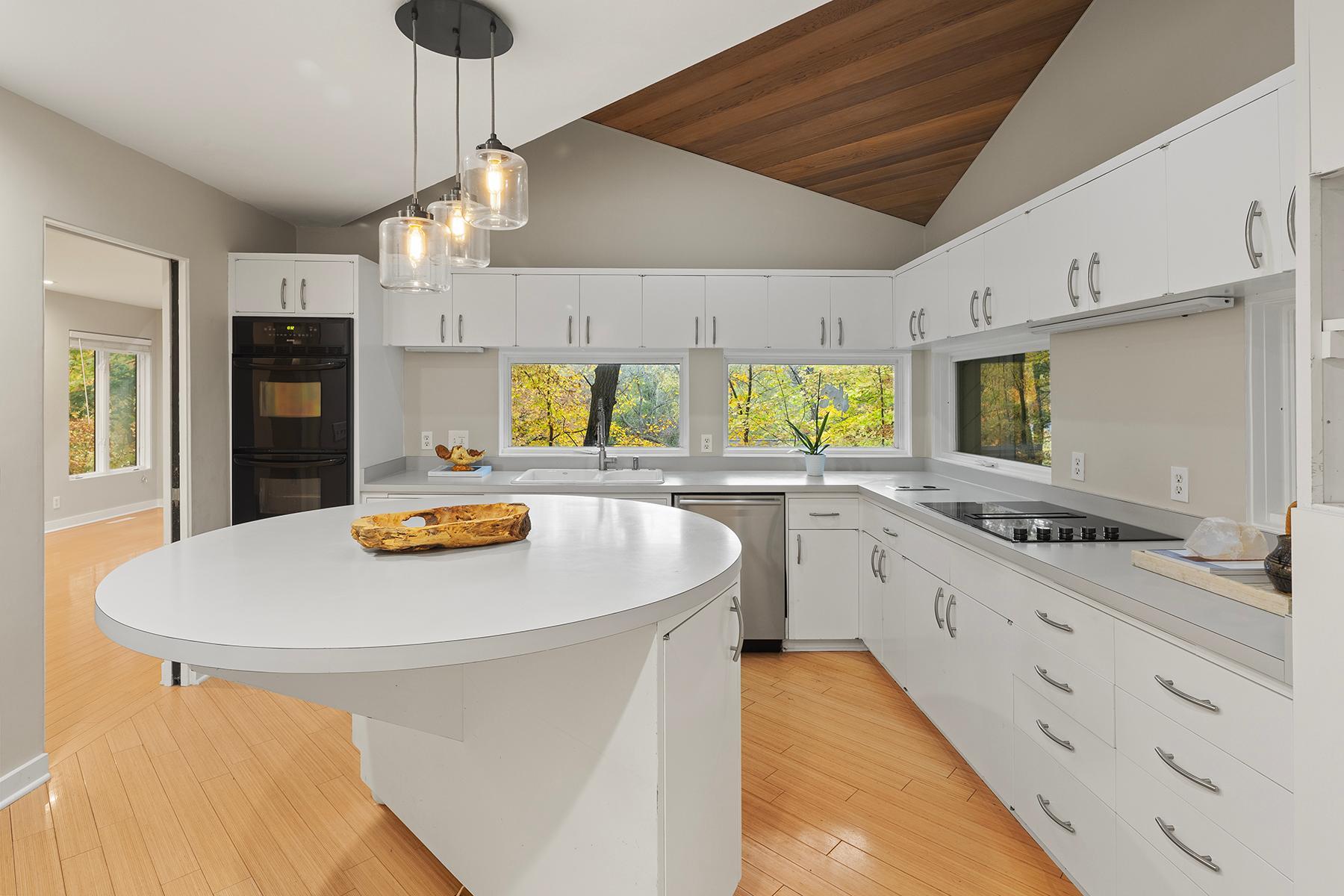 View of Residential at 14717 Minnehaha Place, Minnetonka MN 55391, Minnetonka (11 of 39) - Mike Wilen | Minnesota Team Real Estate
